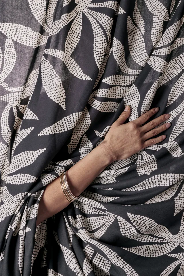 atelier-brunette-tissu-kaola-deep-charcoal-viscose-ecovero image 1