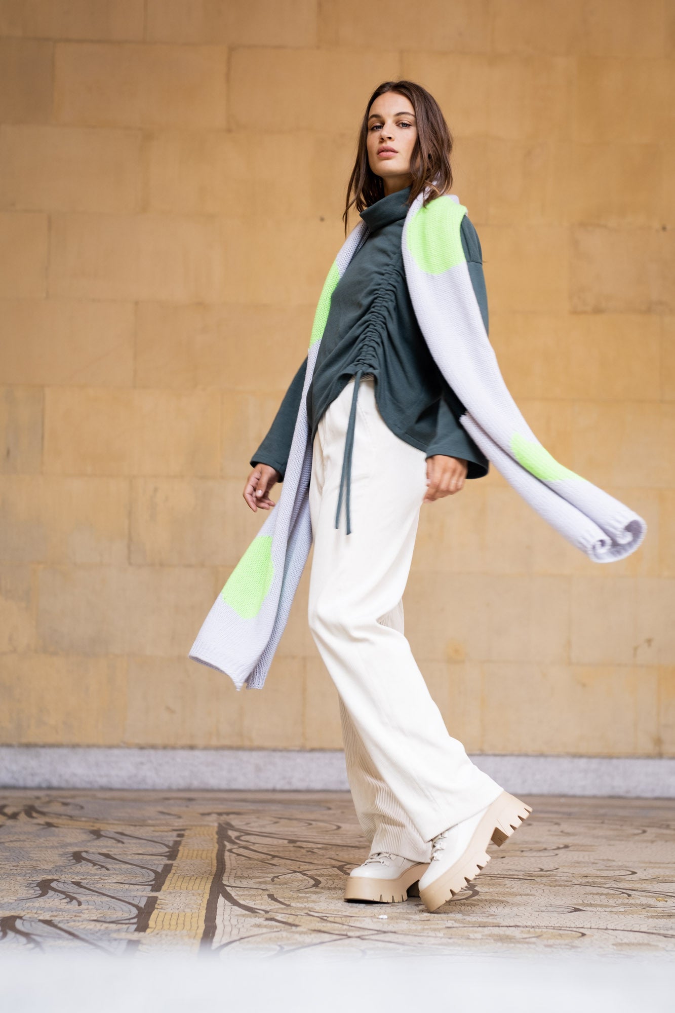 fibre-mood-soraya-pull-patron-de-couture-femme-oversize-col-roul image 3