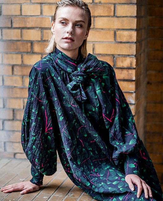 fibre-mood-electra-robe-patron-de-couture-robe-volumineuse-col-nou-manches-large image 2