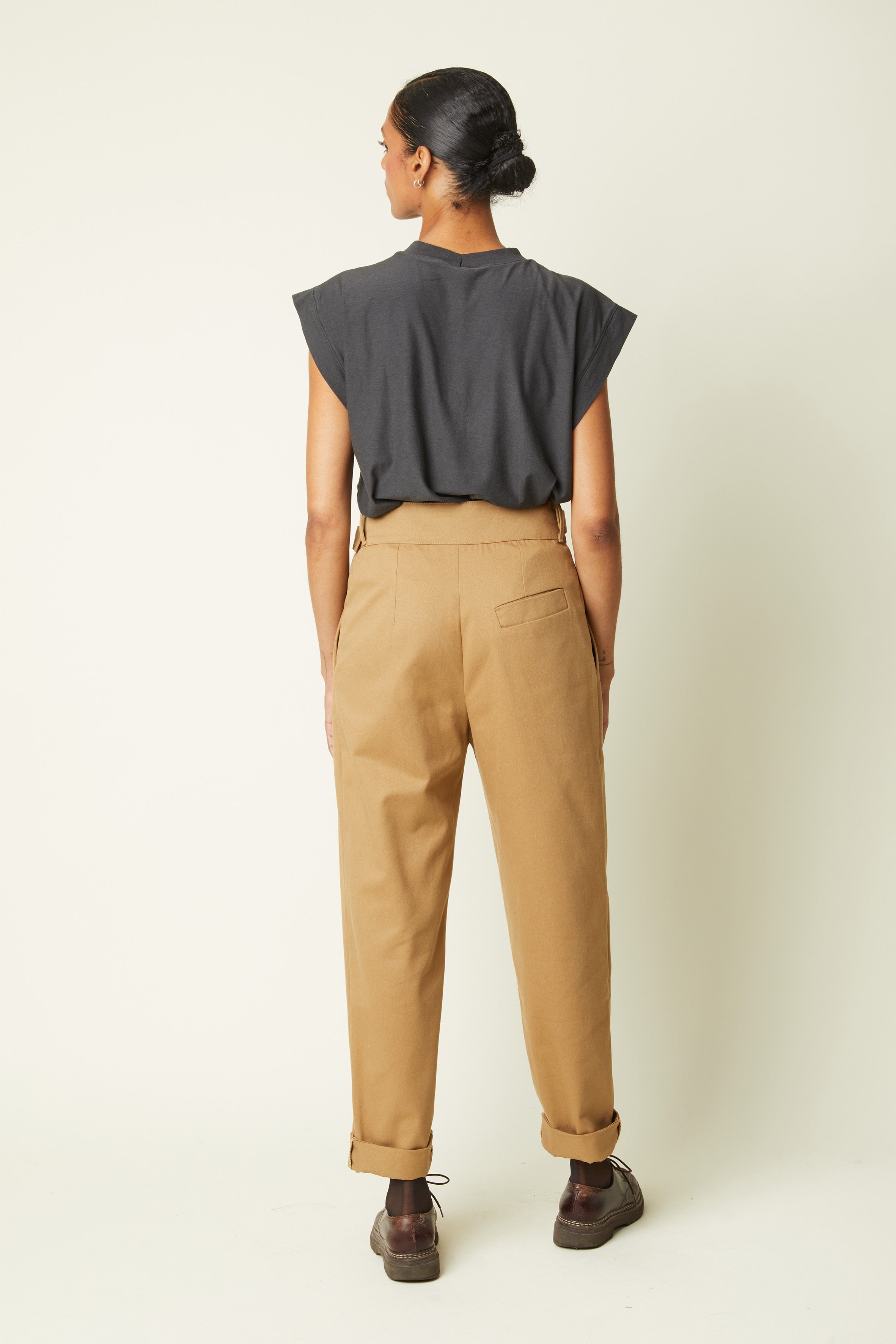 atelier-brunette-le-pantalon-ceinture-patron-pochette-femme image 3