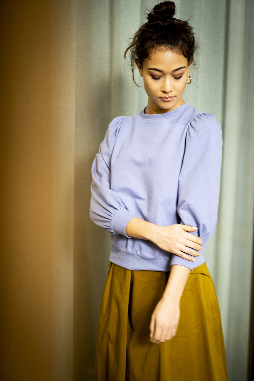 fibre-mood-mabel-top-patron-de-couture-haut-encolure-ronde-manches-3-4-bouffante image 6