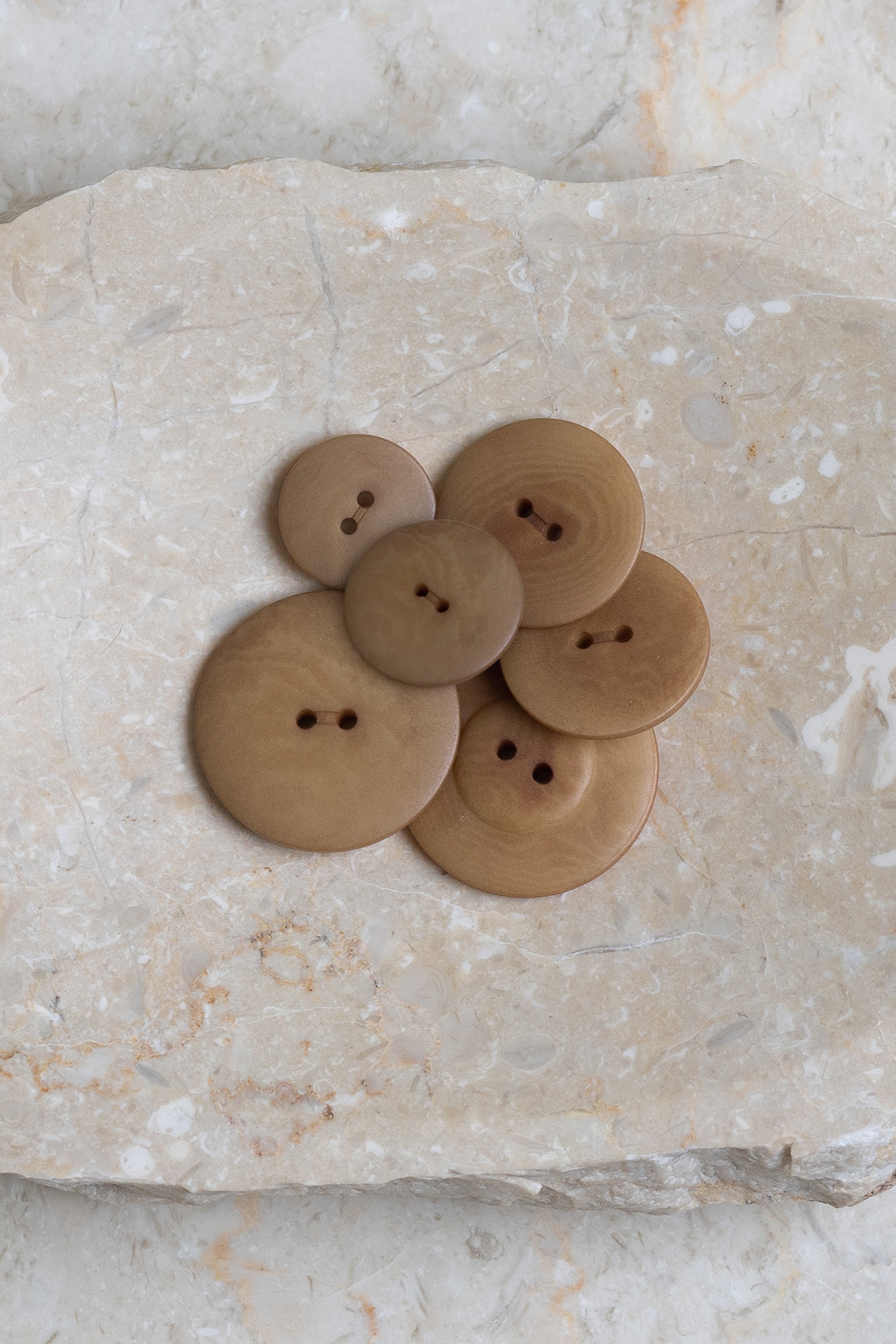 atelier-brunette-boutons-palm-iced-mocha-en-corozo image 4
