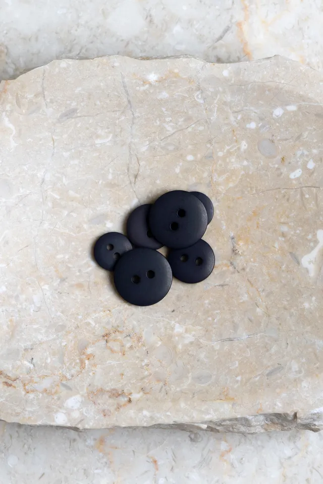 atelier-brunette-boutons-classic-matte-night-deep-charcoal image 1