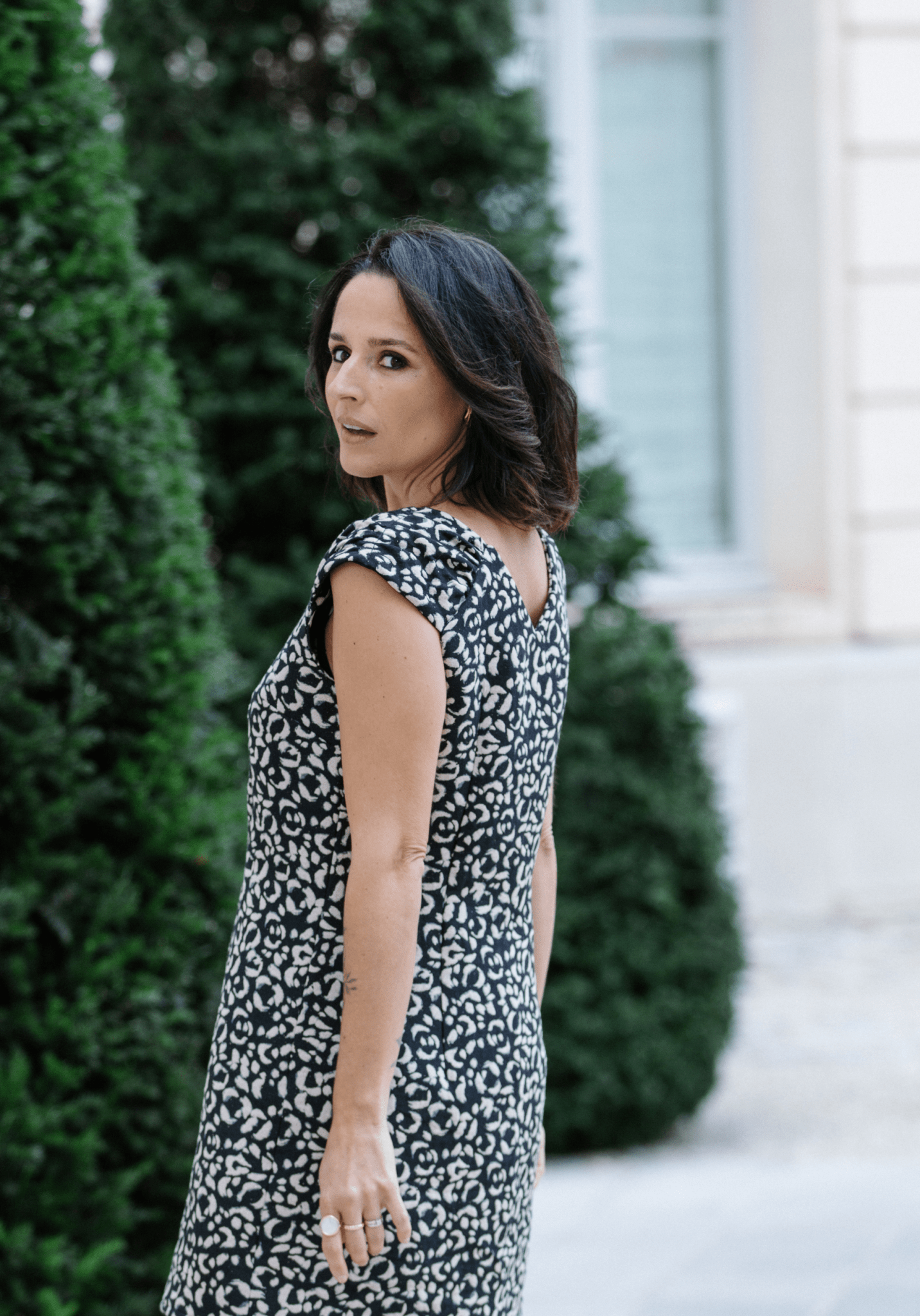 maison-fauve-p-tula-patron-couture-robe-et-blouse-femme-pochette-col-v image 5