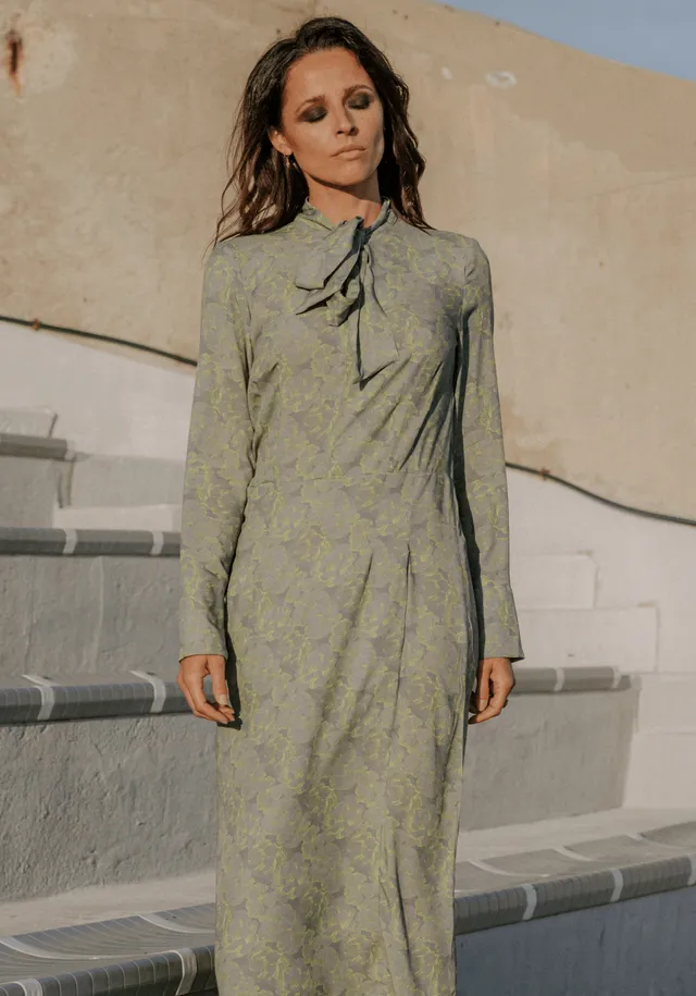 maison-fauve-p-ninsule-patron-pochette-robe-col-pochette image 1