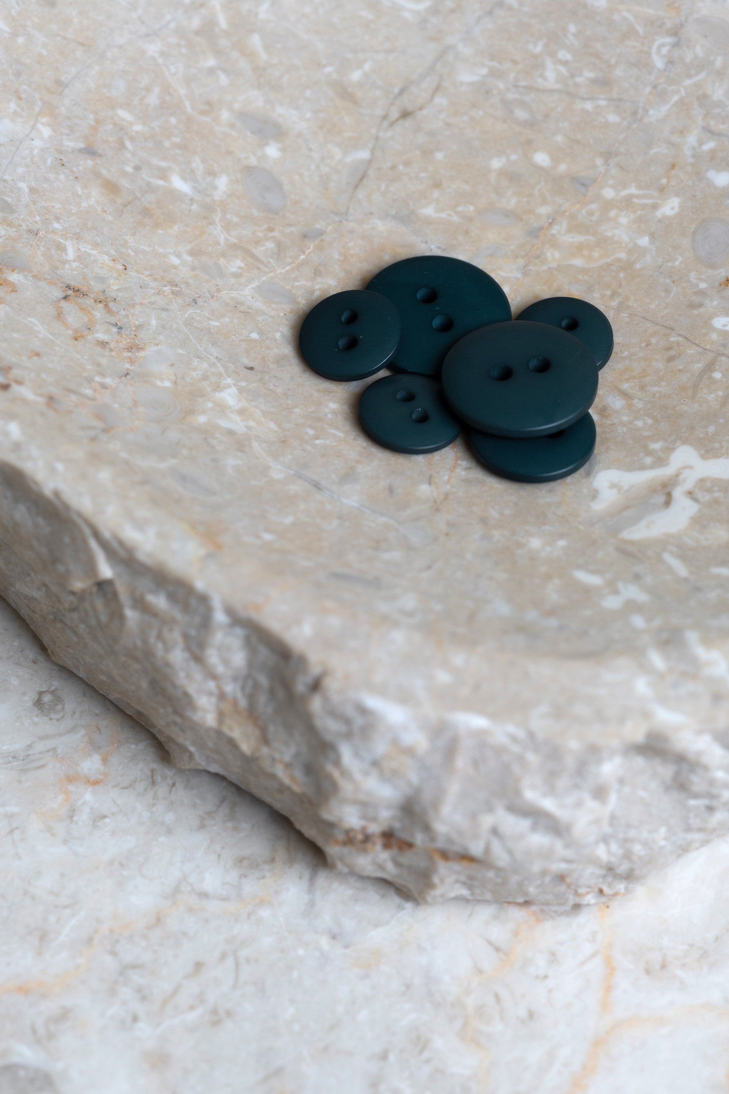 atelier-brunette-boutons-classic-matte-forest-bouton-polyester-mat image 4