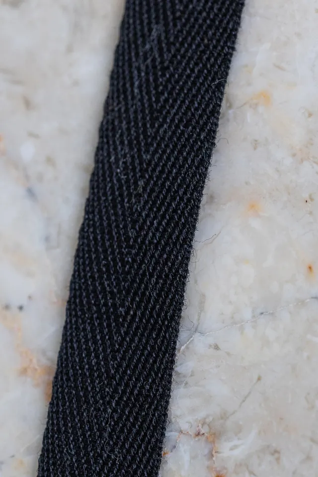 atelier-brunette-ruban-chevron-noir-10mm-au-m-tre image 1