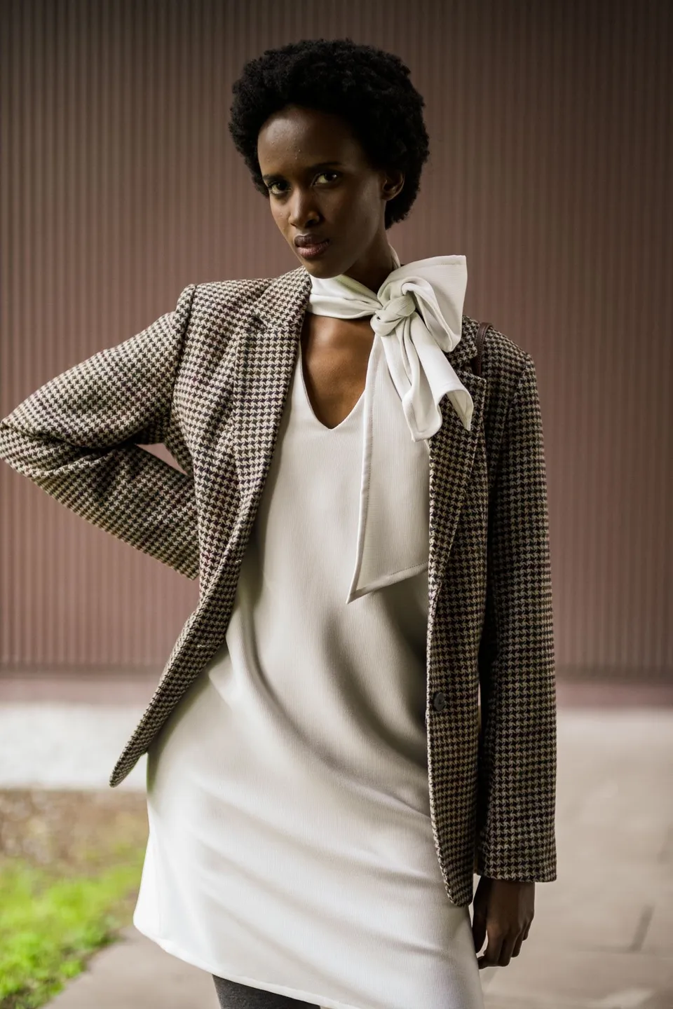 fibre-mood-zizou-top-robe-patron-de-couture-avec-d-tail-foulard image 1