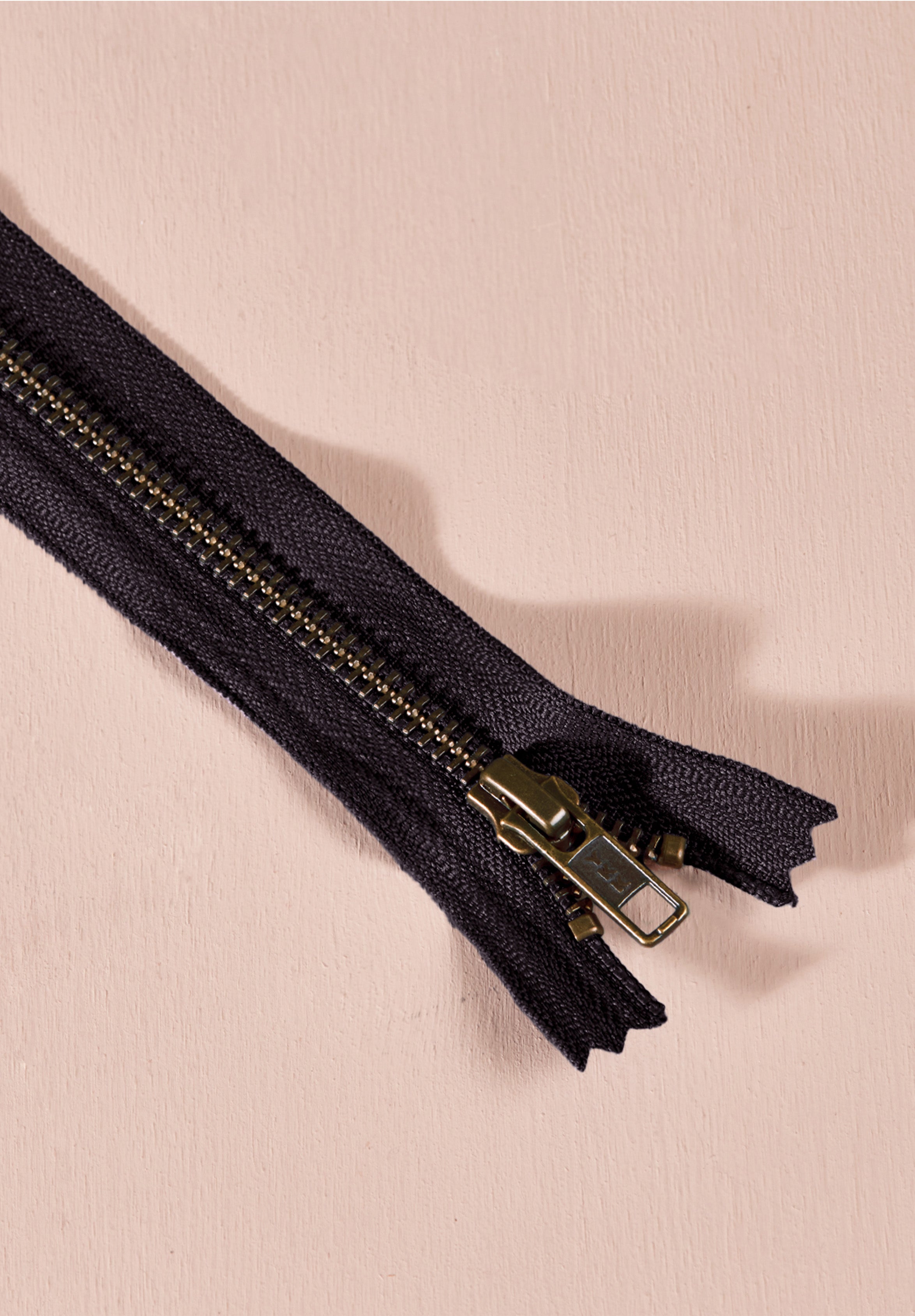 atelier-brunette-zip-simple-curseur-laiton-60-cm image 3