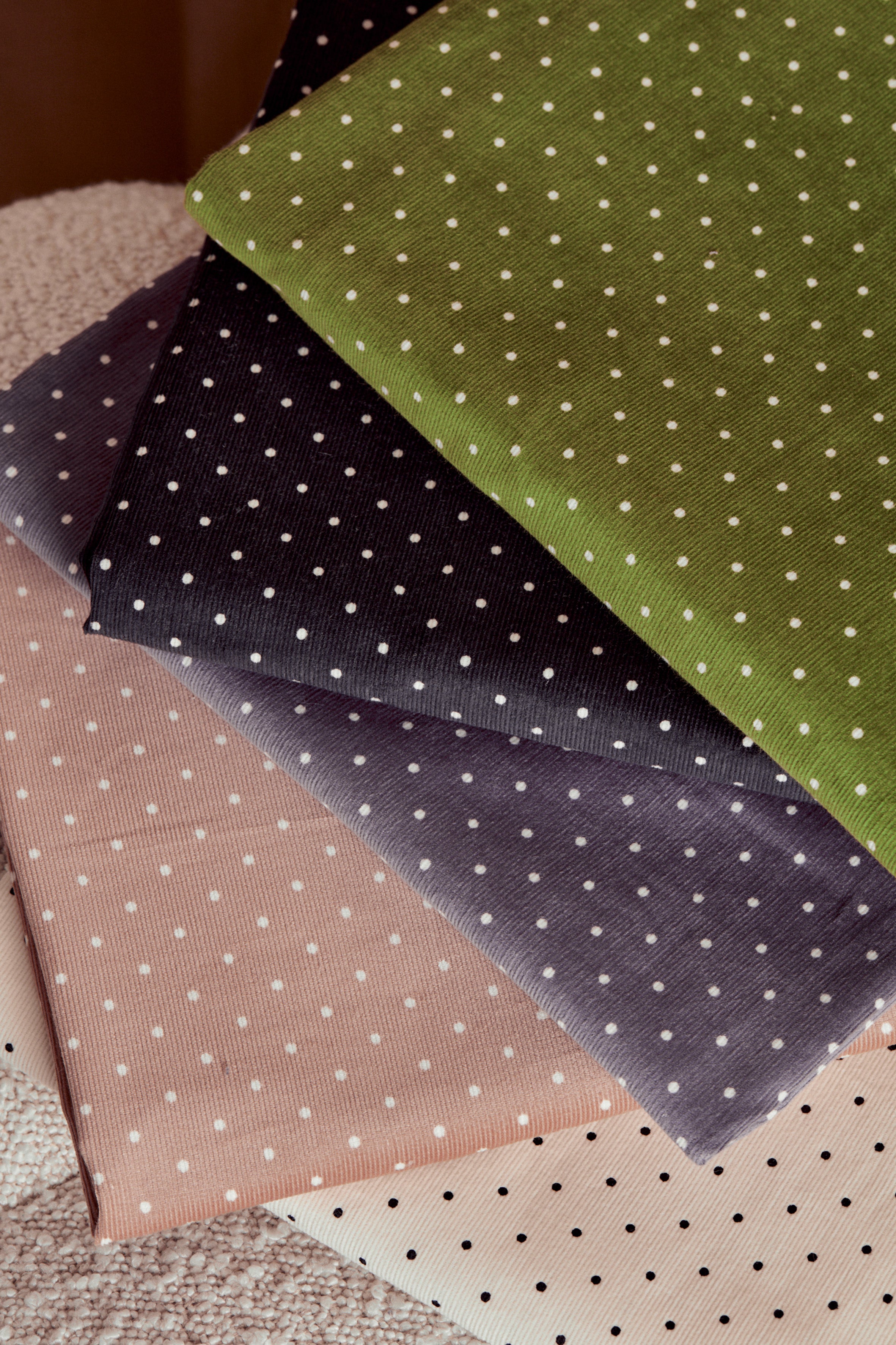atelier-brunette-tissu-velours-milleraies-pois-maple-140-cm image 4