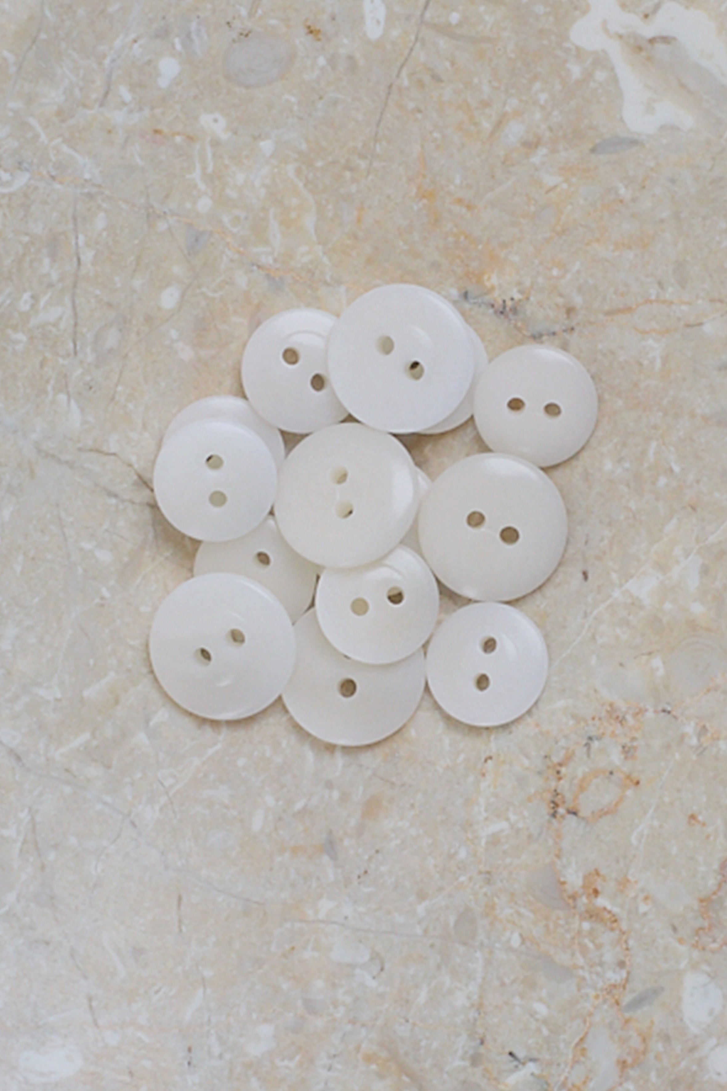 atelier-brunette-boutons-viny-off-white-en-corozo image 3