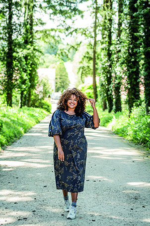 fibre-mood-doris-robe-patron-de-couture-robe-droite-manches-ballon-doubles image 7