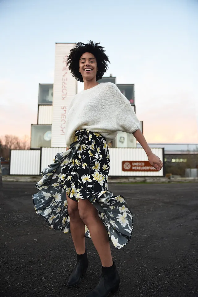 fibre-mood-arlette-patron-de-couture-jupe-portefeuille-volants-midi image 1