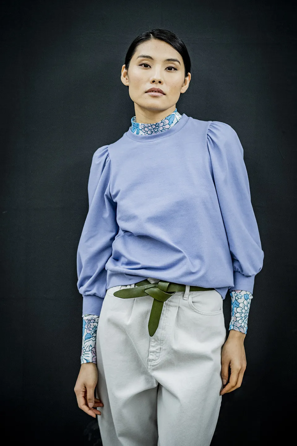 fibre-mood-mabel-top-patron-de-couture-haut-encolure-ronde-manches-3-4-bouffante image 1