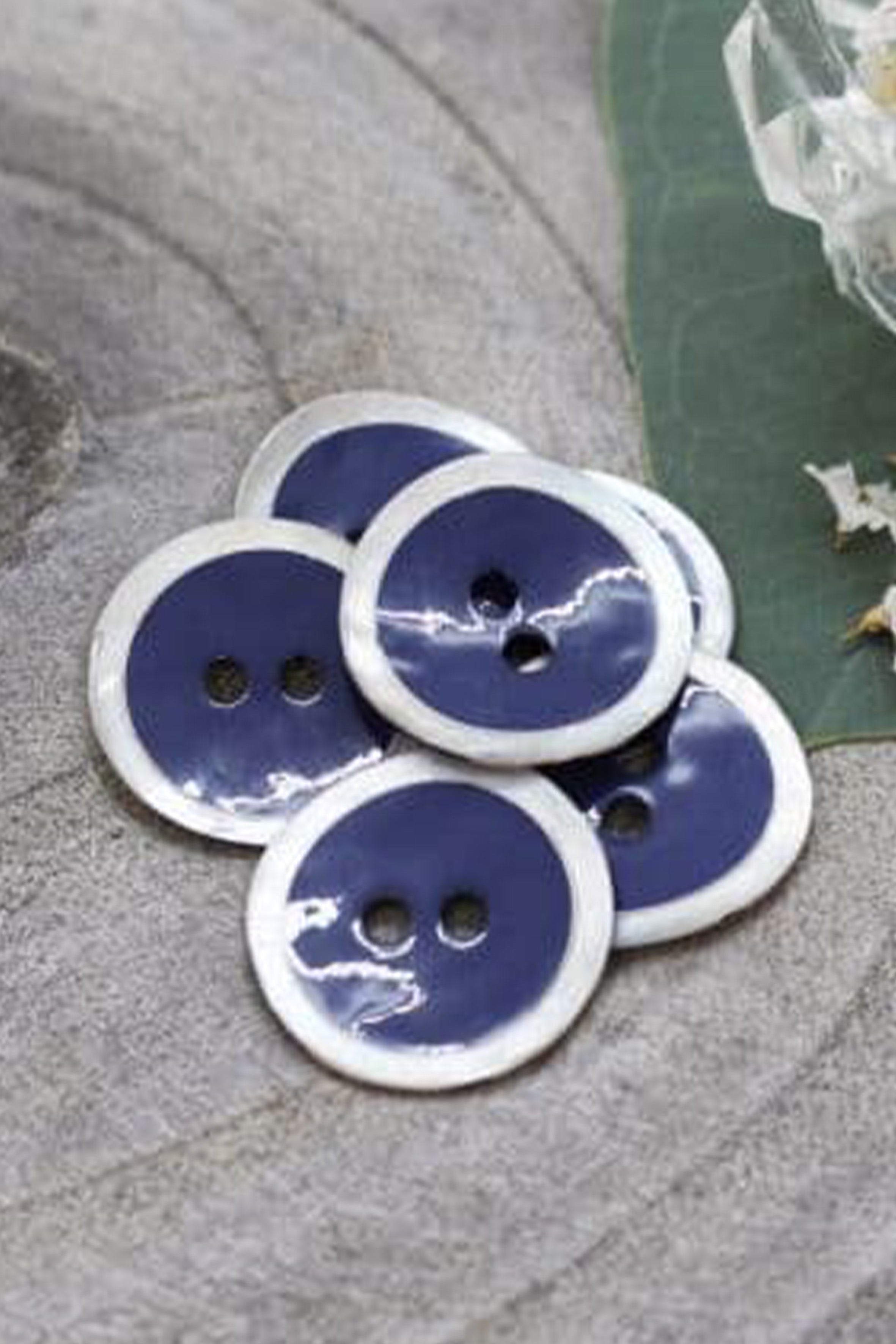 atelier-brunette-boutons-halo-lot-de-10-boutons-cobalt image 1