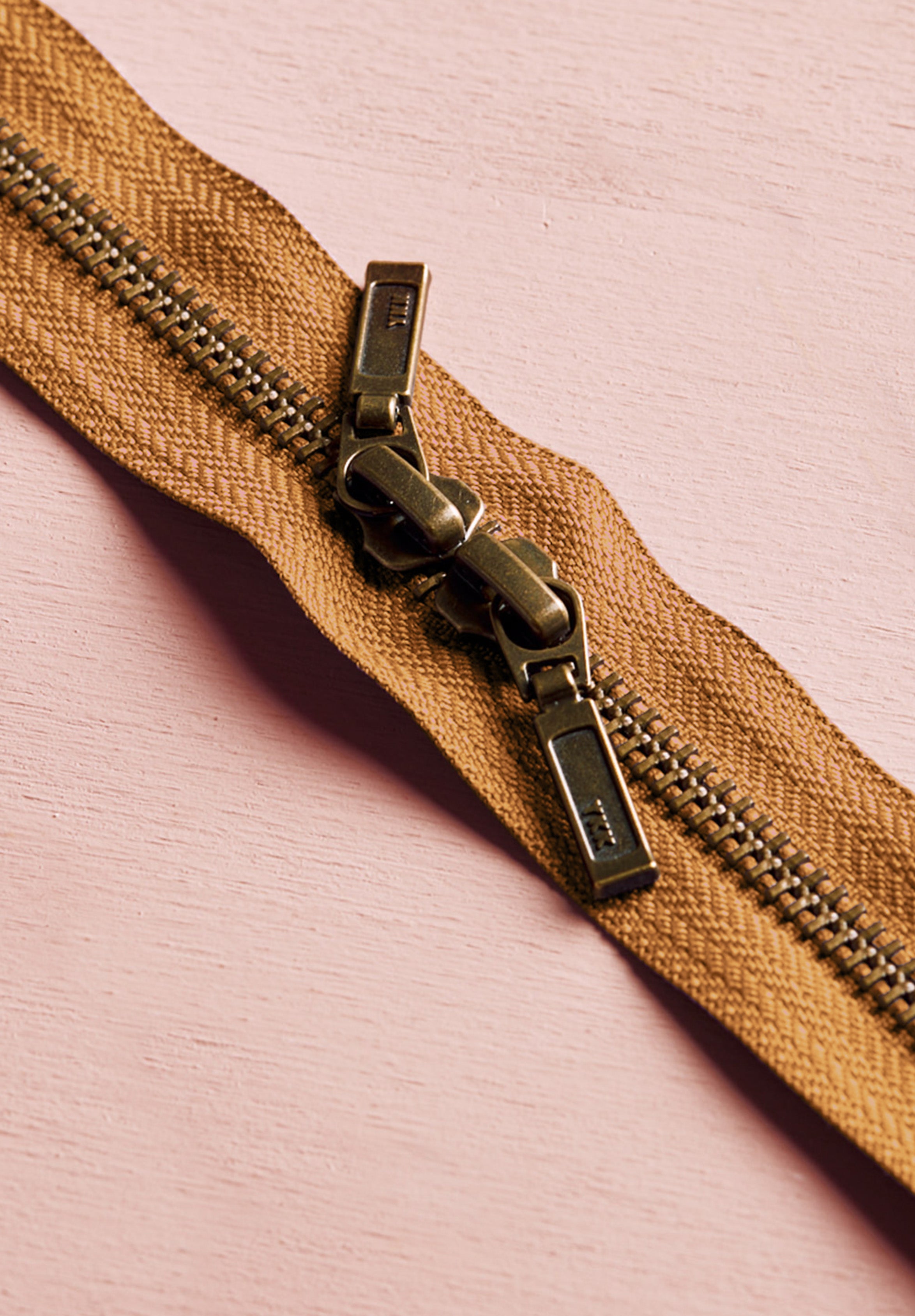 atelier-brunette-zip-double-curseur-laiton-40-cm-fermeture image 5