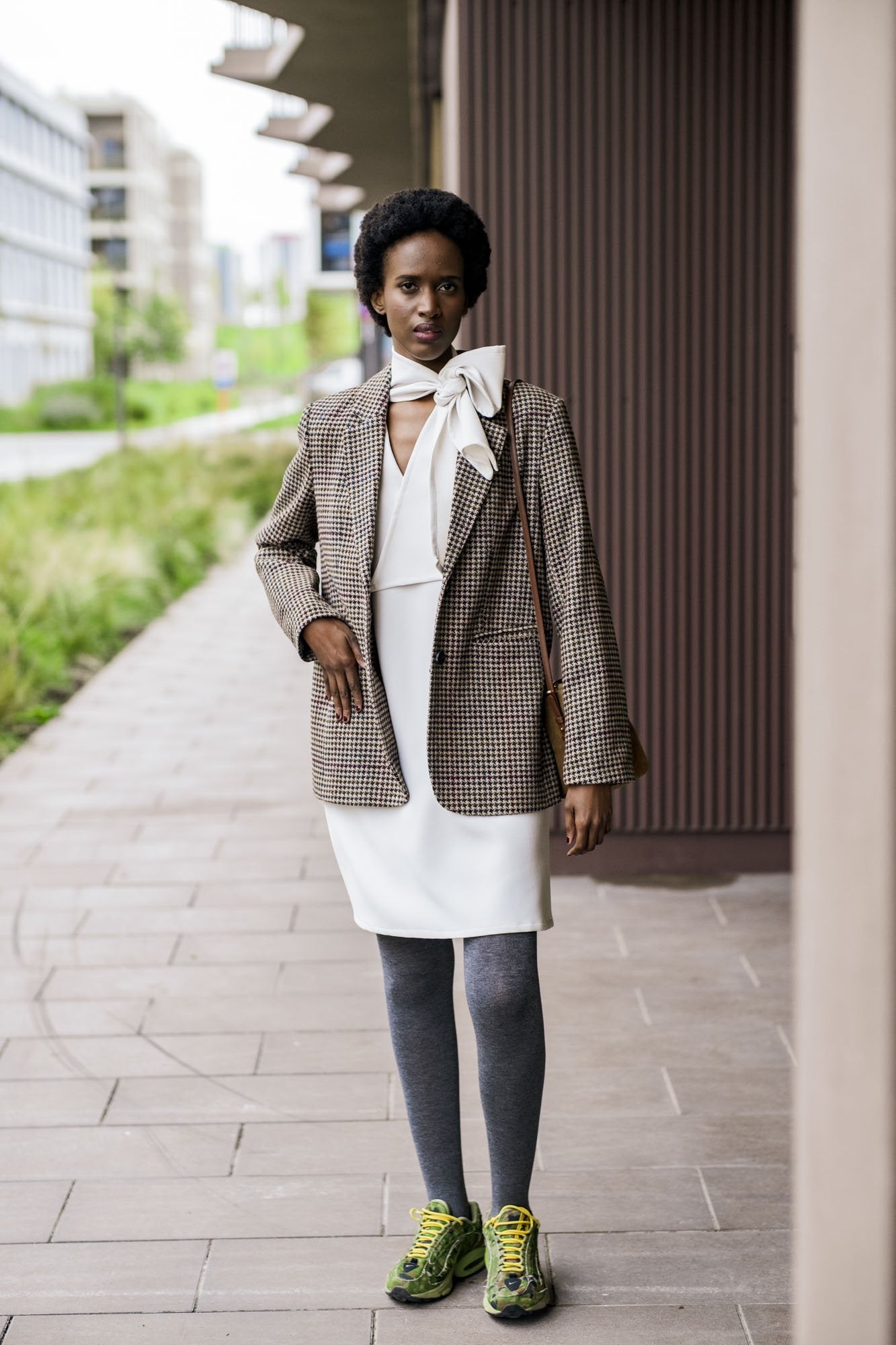 fibre-mood-zizou-top-robe-patron-de-couture-avec-d-tail-foulard image 2