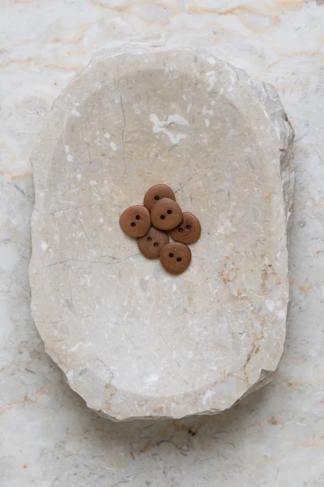 atelier-brunette-boutons-jaipur-pecan-pie image 1