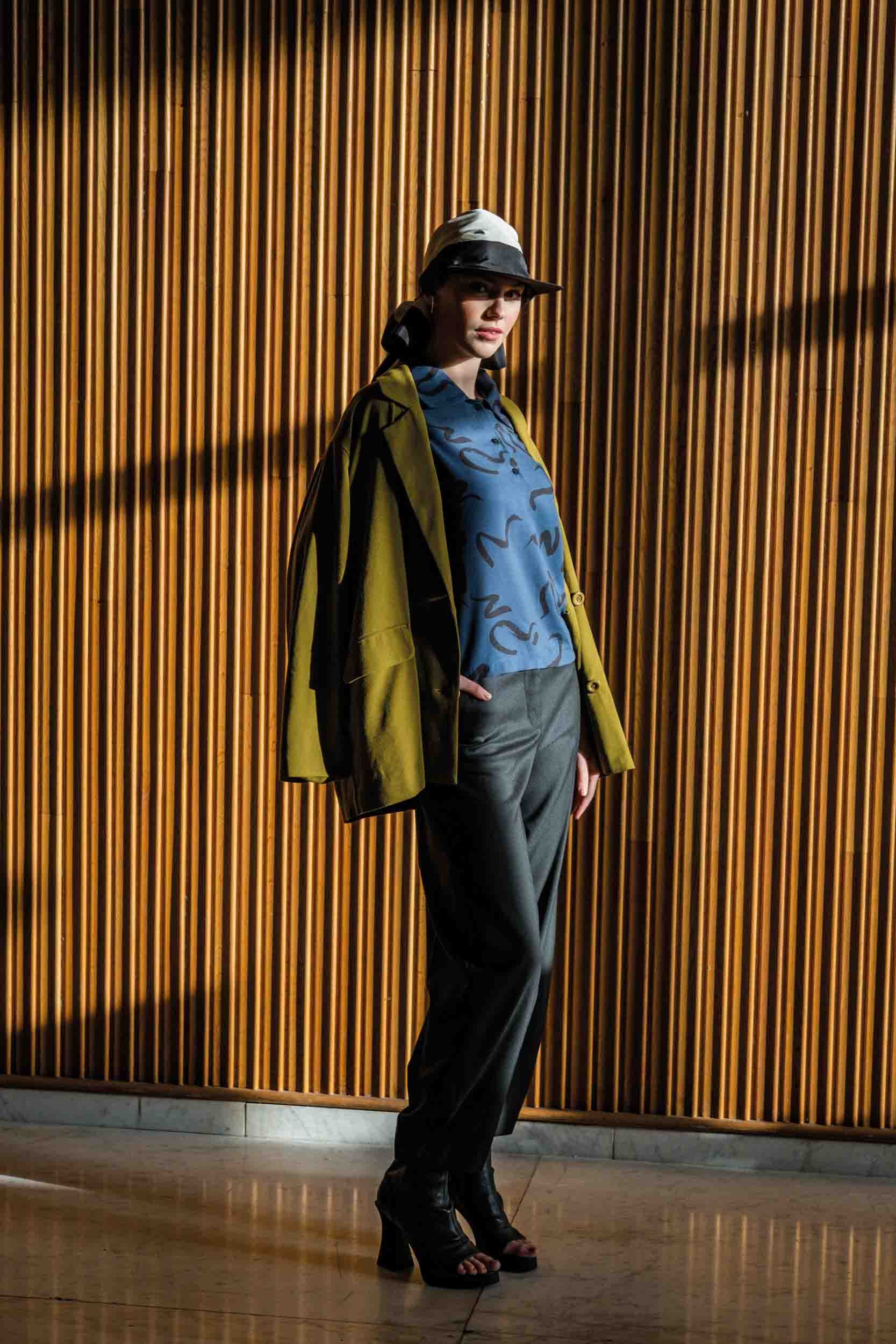 fibre-mood-amber-top-patron-de-couture-polo-forme-droite-manches-rapport-es image 2