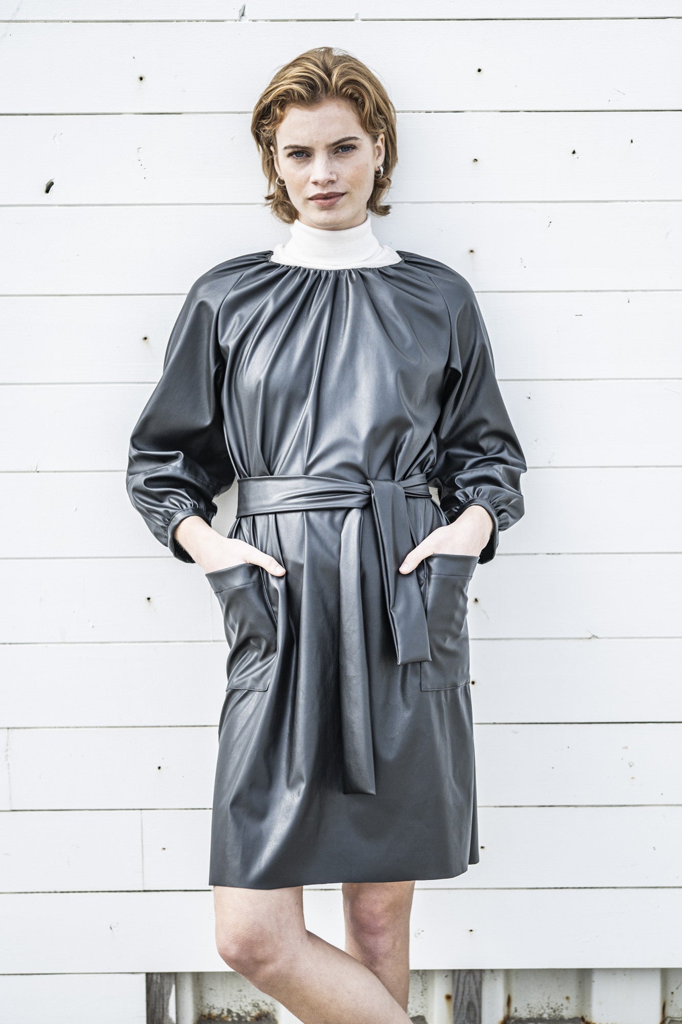 fibre-mood-rika-robe-patron-de-couture-robe-droite-courte-manches-bouffantes-7-8 image 7