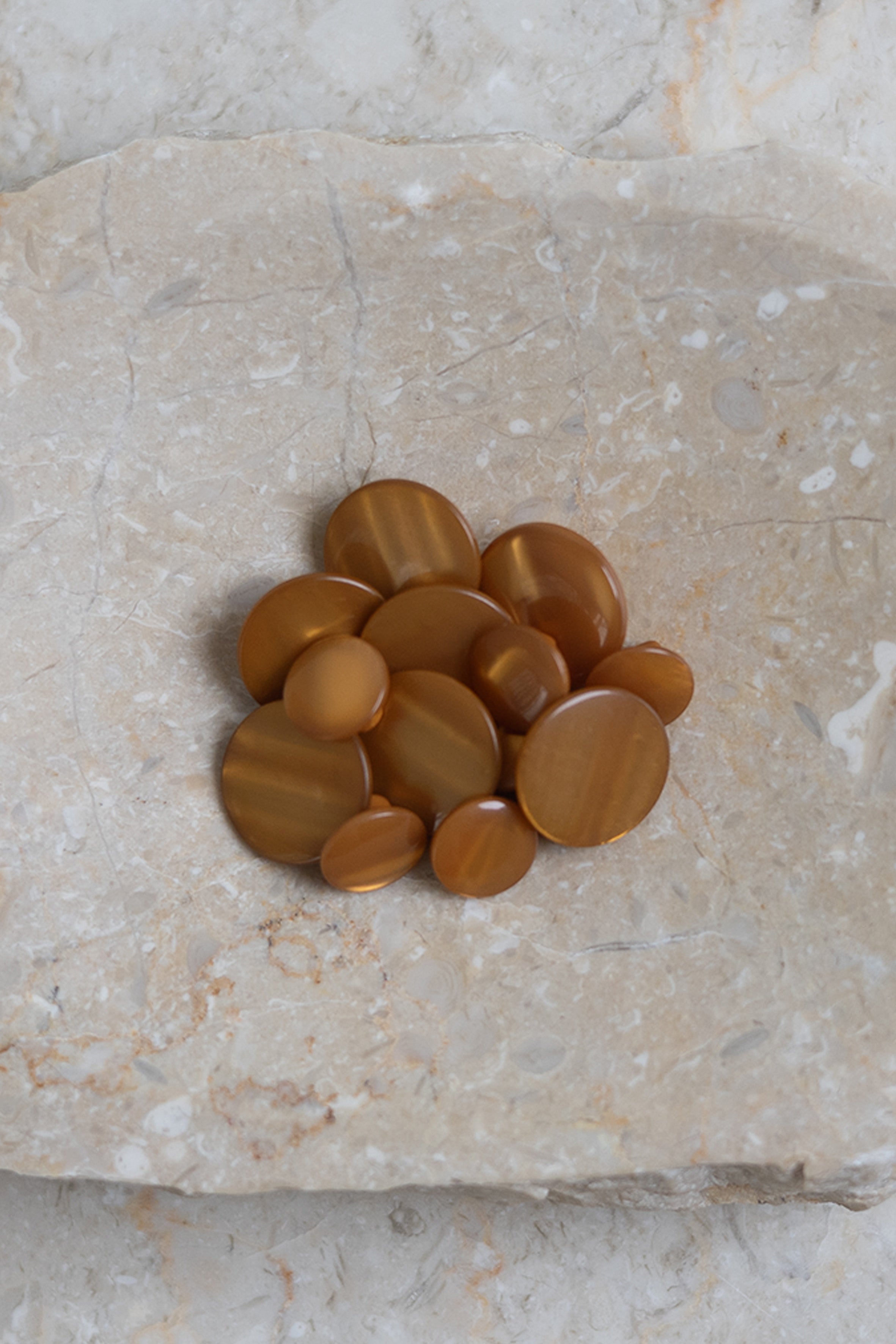 atelier-brunette-boutons-swing-ochre image 2