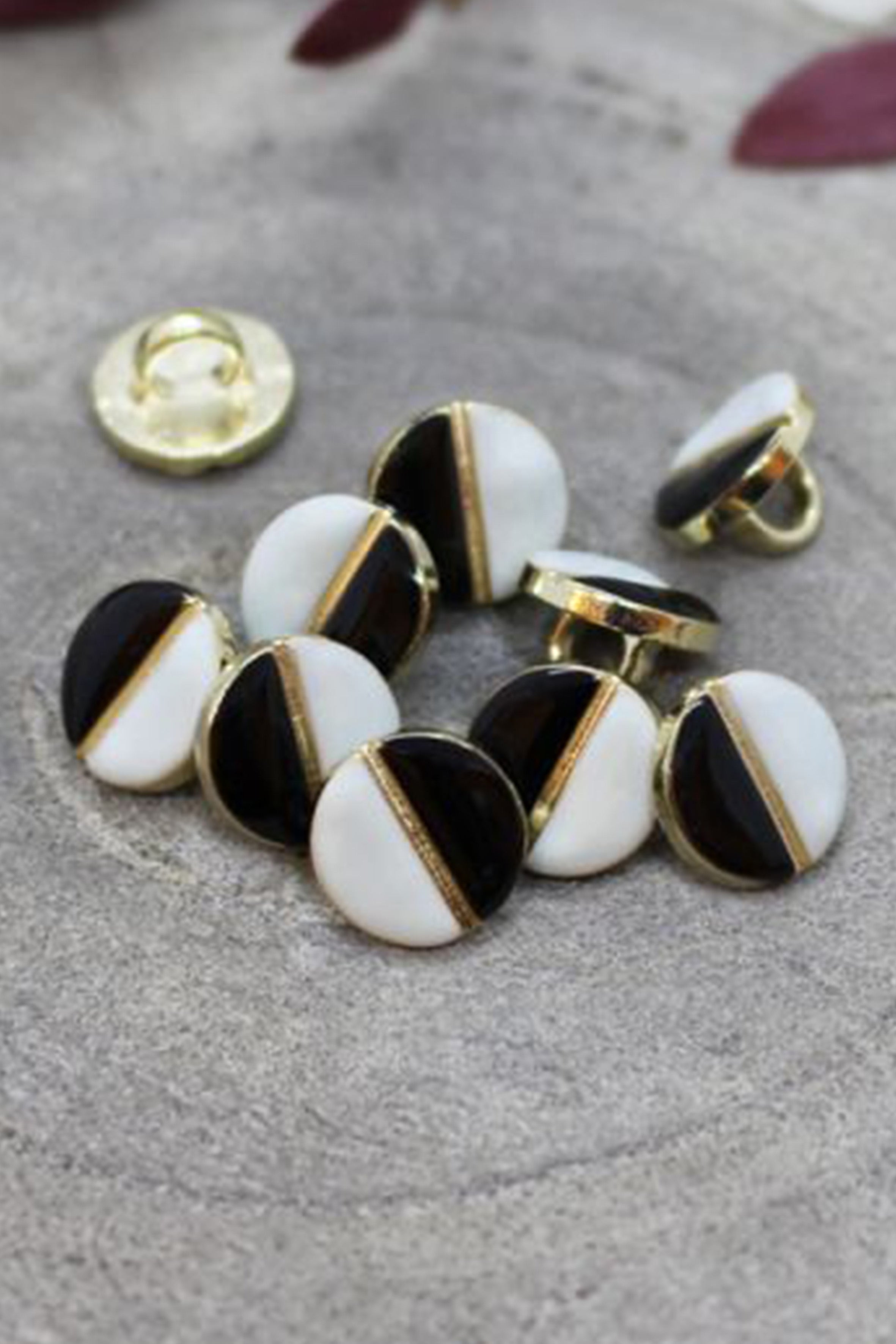 atelier-brunette-wink-black-sage-boutons-queue-x10 image 1