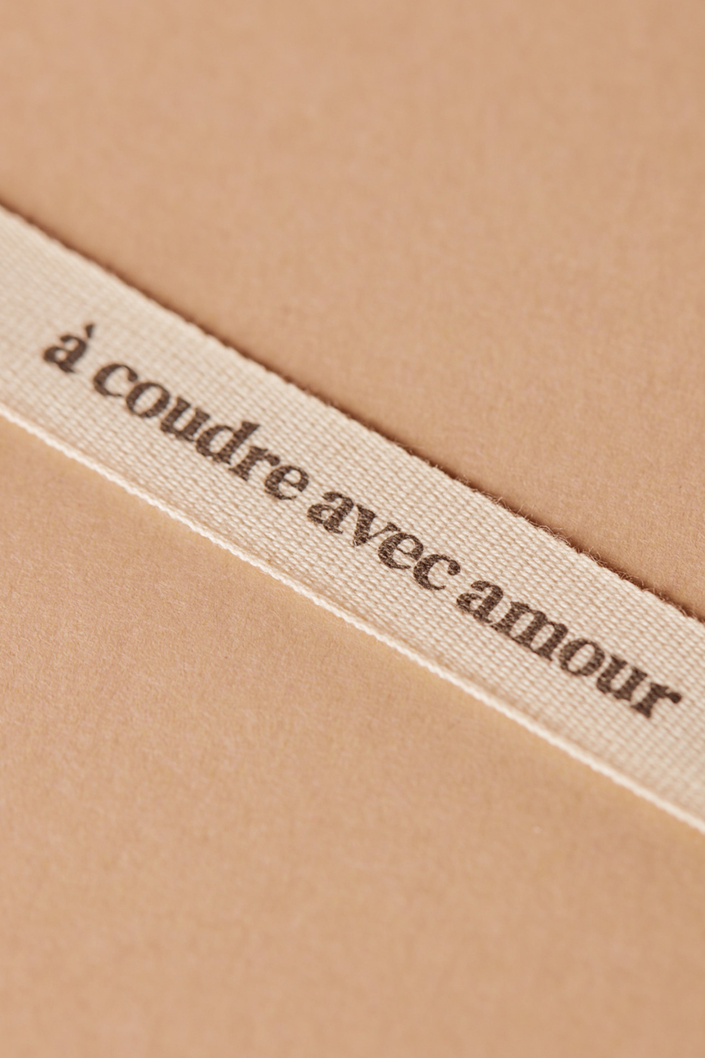 atelier-brunette-ruban-a-coudre-avec-amour-ruban-serg-coton-13-mm image 2