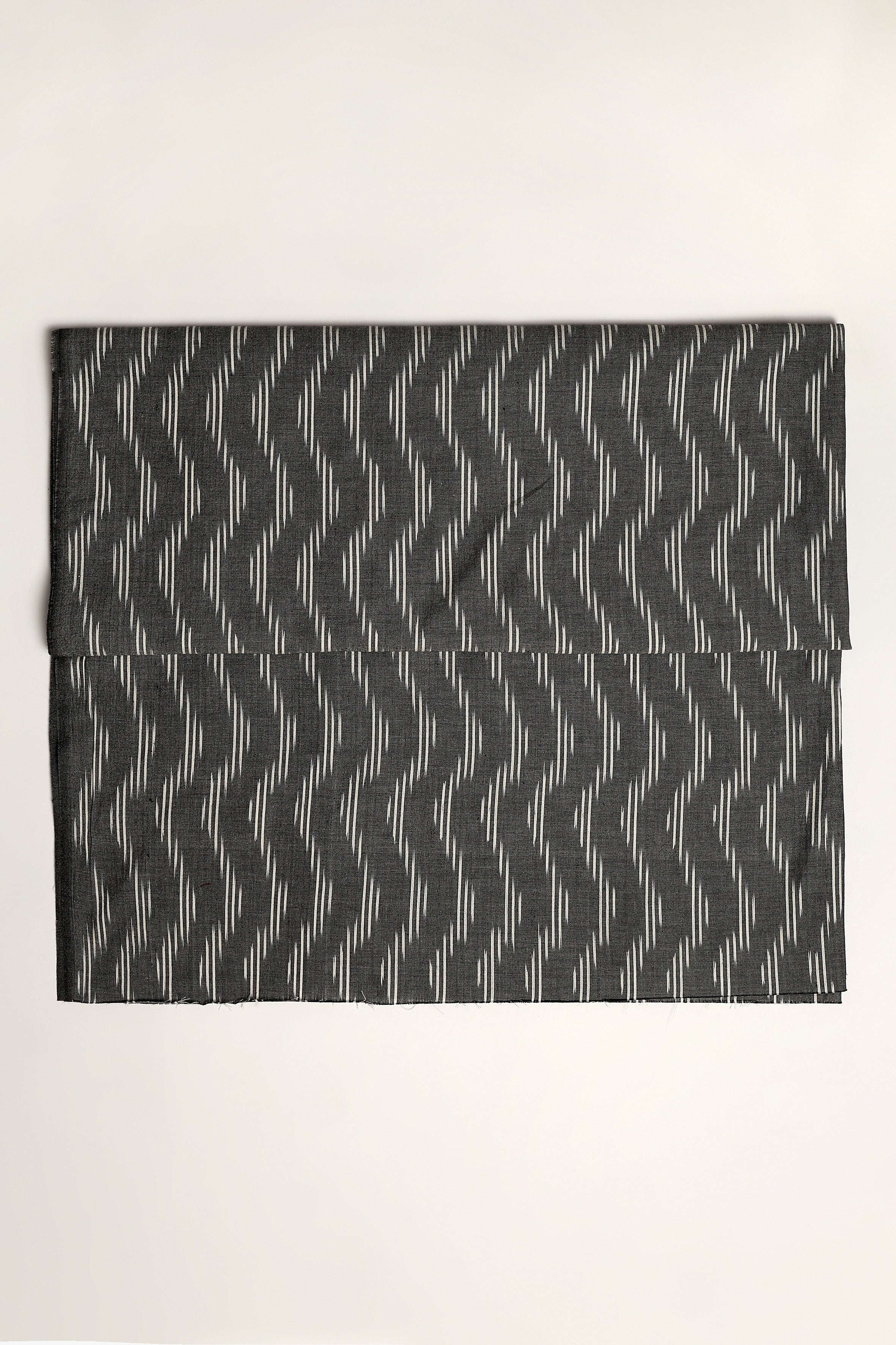 atelier-brunette-le-bazaar-l-ikat-007-coupon-10-cm-x-110-cm image 4
