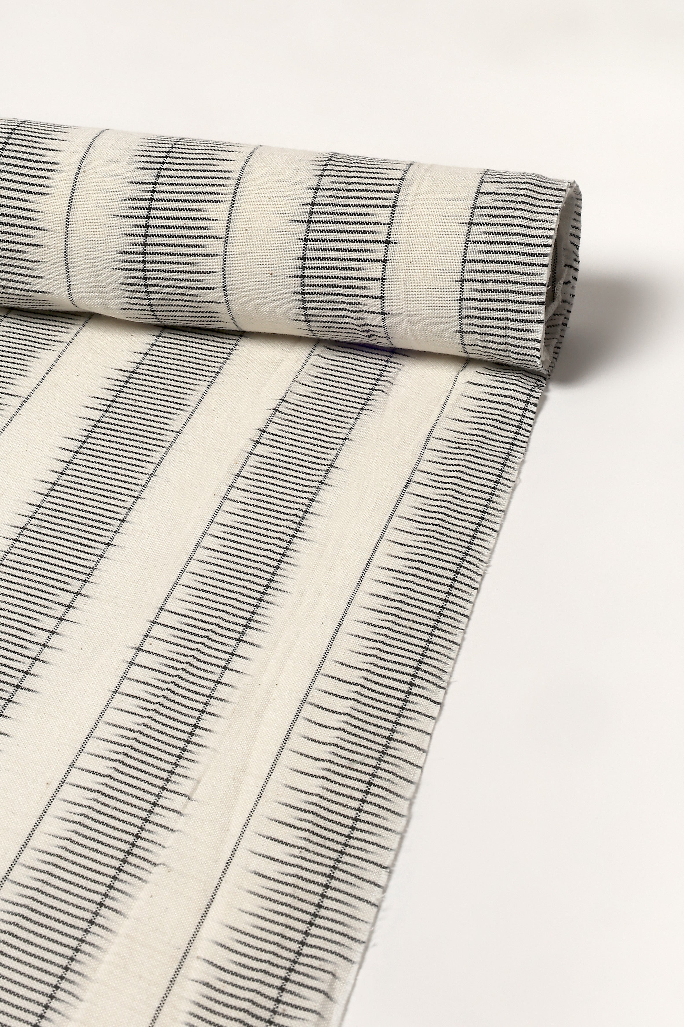 atelier-brunette-l-ikat-005-tissu-bazaar image 3