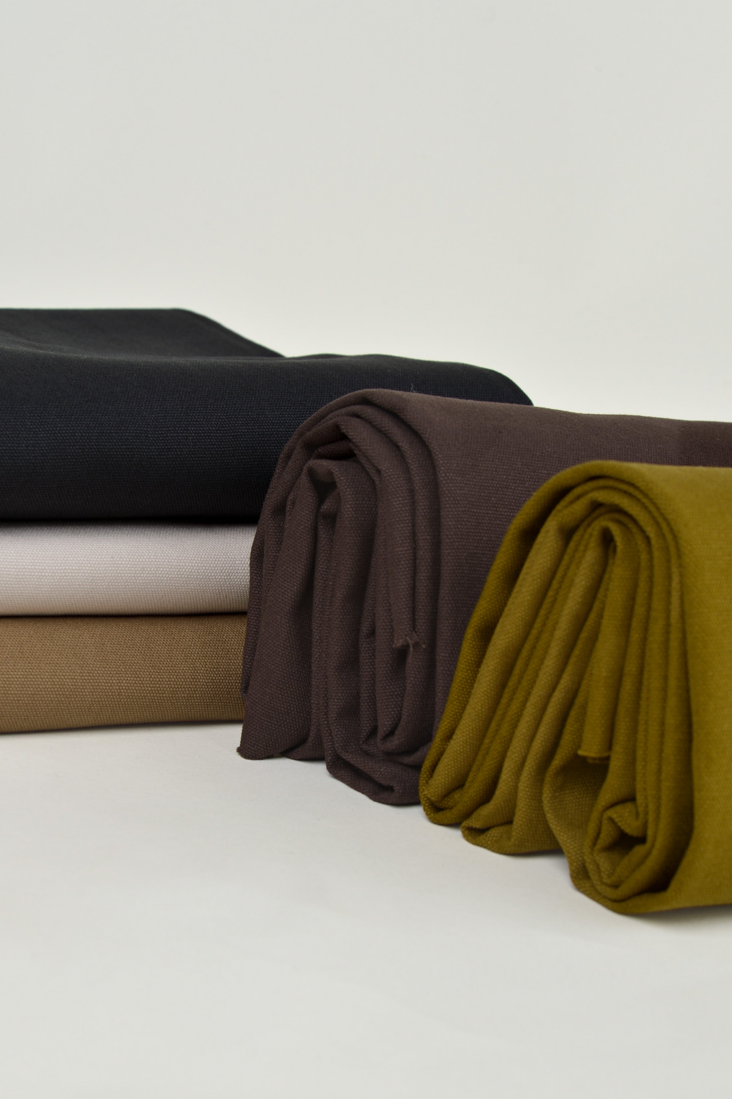 atelier-brunette-tissu-canvas-deep-charcoal-coton-150-cm image 5