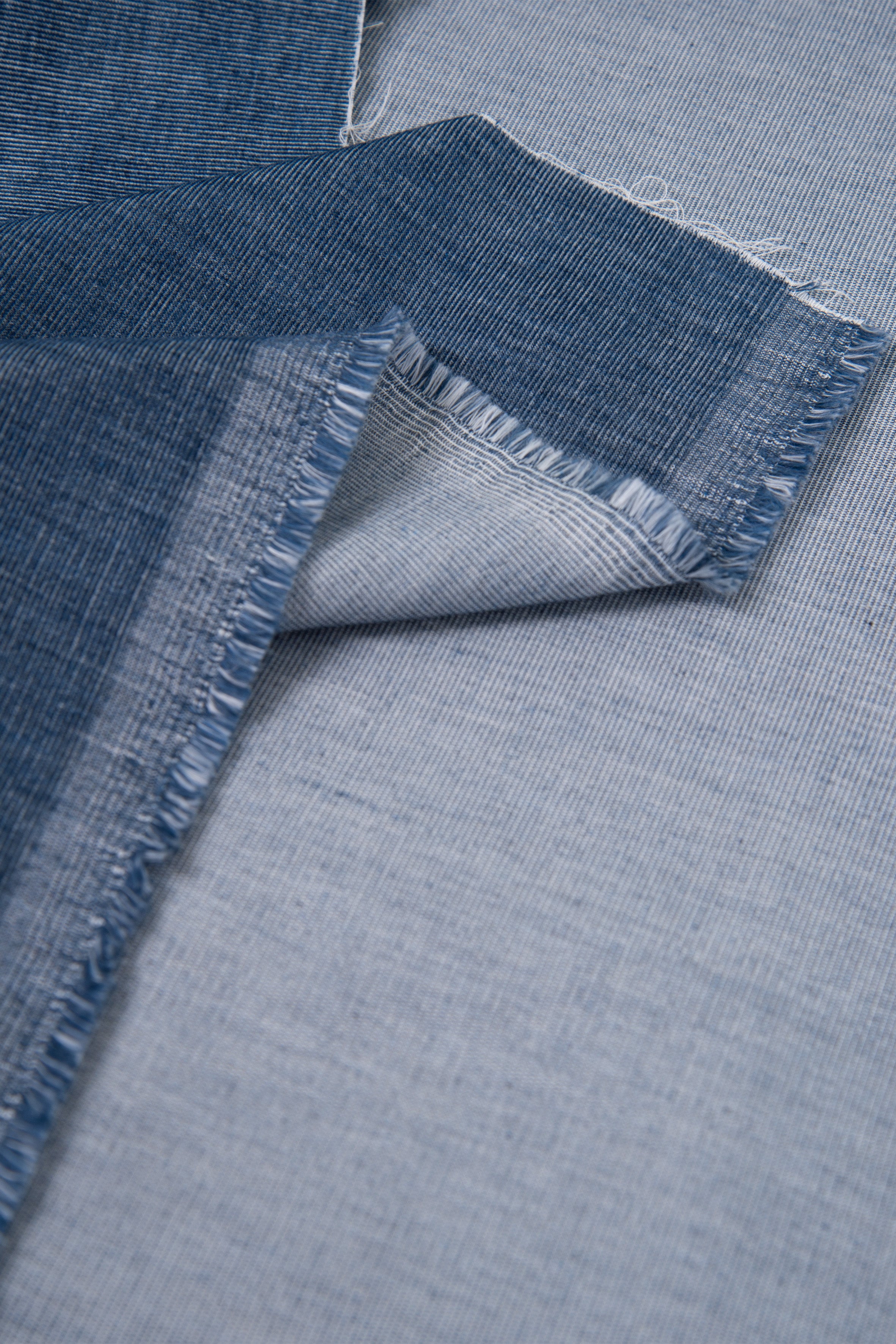 atelier-brunette-tissu-velours-tiss-vintage-blue-coupon-10-cm-x-150-cm image 4
