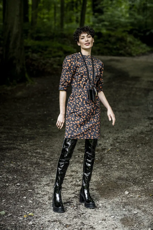fibre-mood-flora-robe-patron-de-couture-robe-courte-taille-lastiqu-e image 1