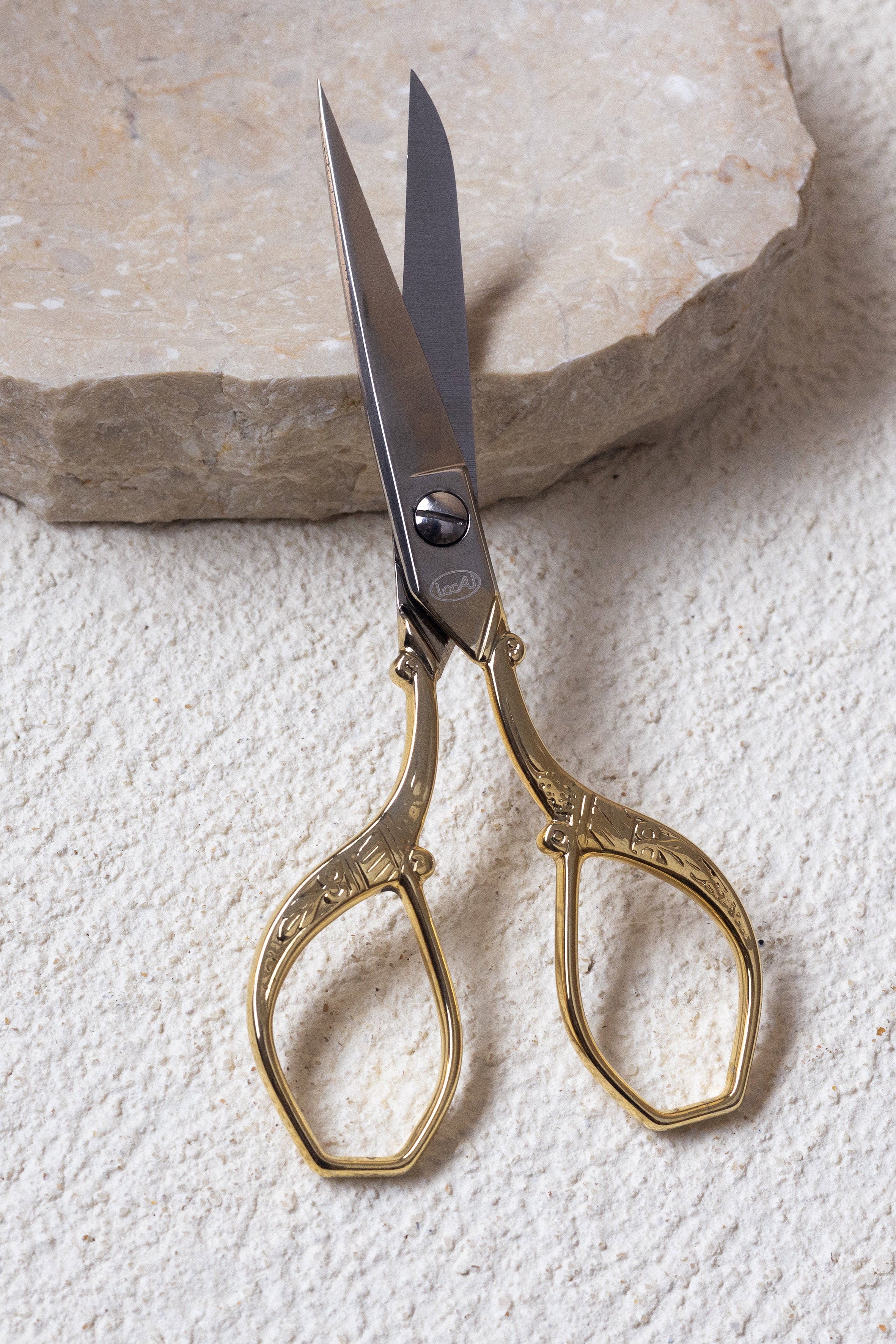 locau-pour-atelier-brunette-ciseaux-broder-retro-12-5-cm image 2