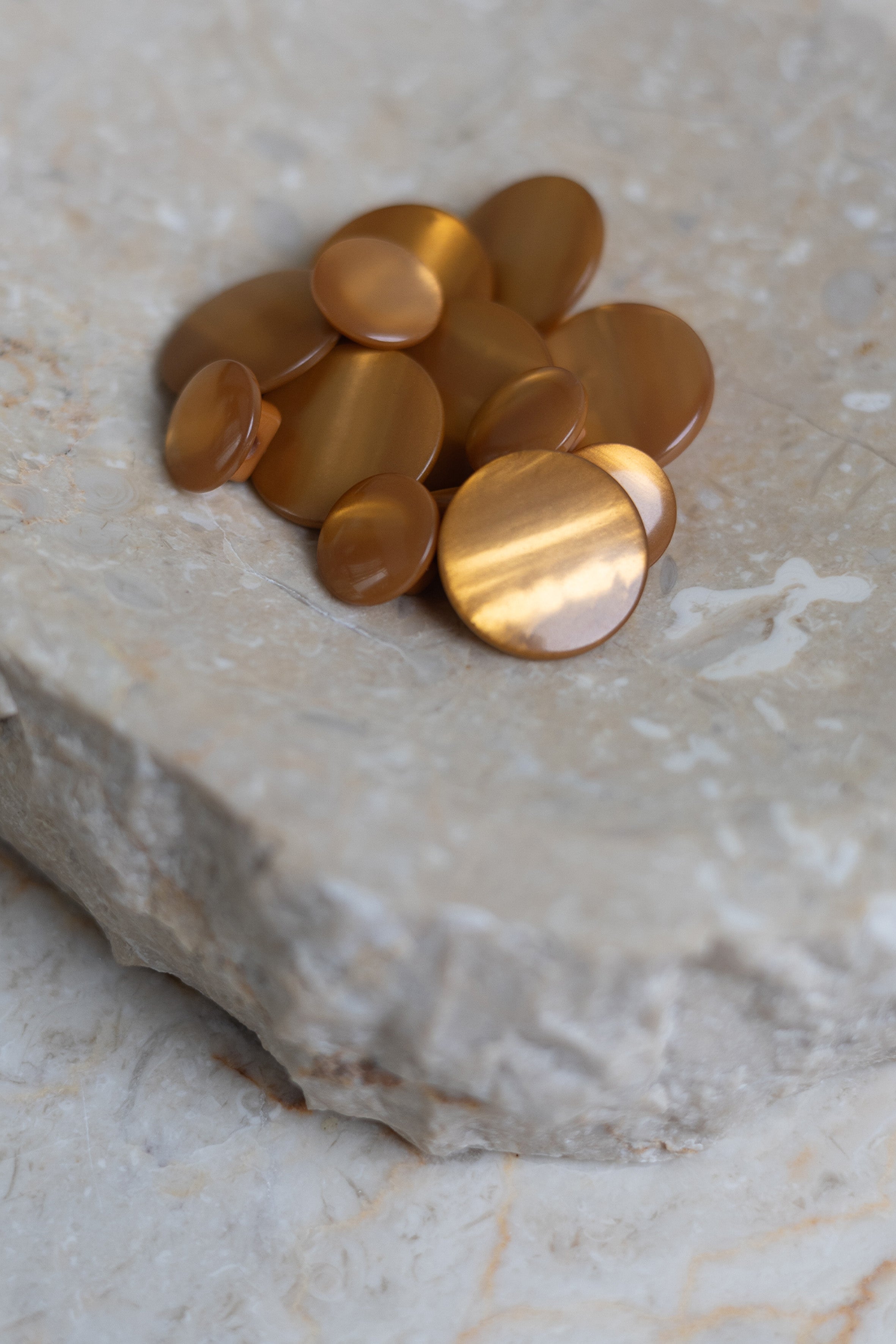 atelier-brunette-boutons-swing-ochre image 3