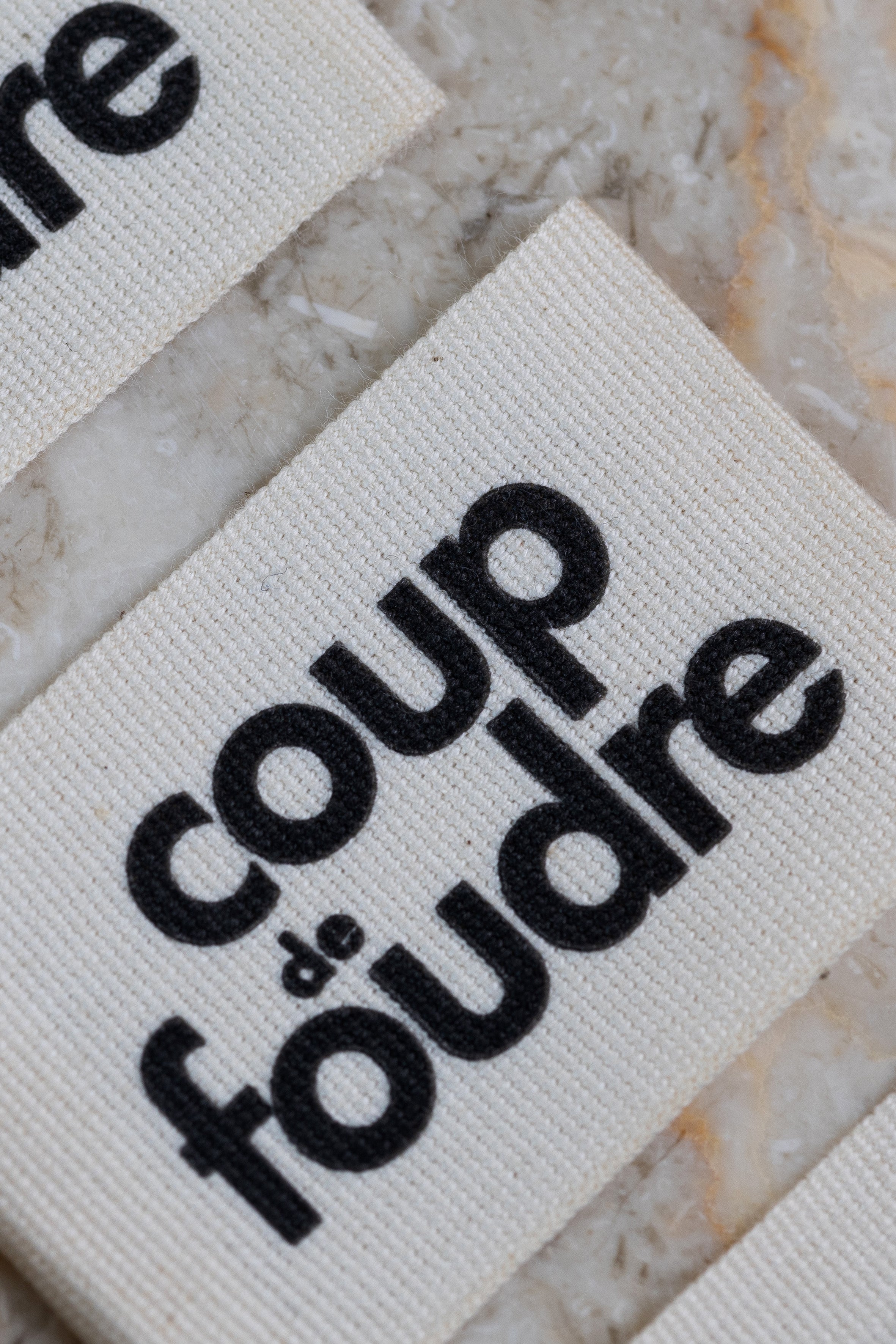 atelier-brunette-pack-5-tiquettes-tiss-es-coup-de-foudre-mercerie image 4