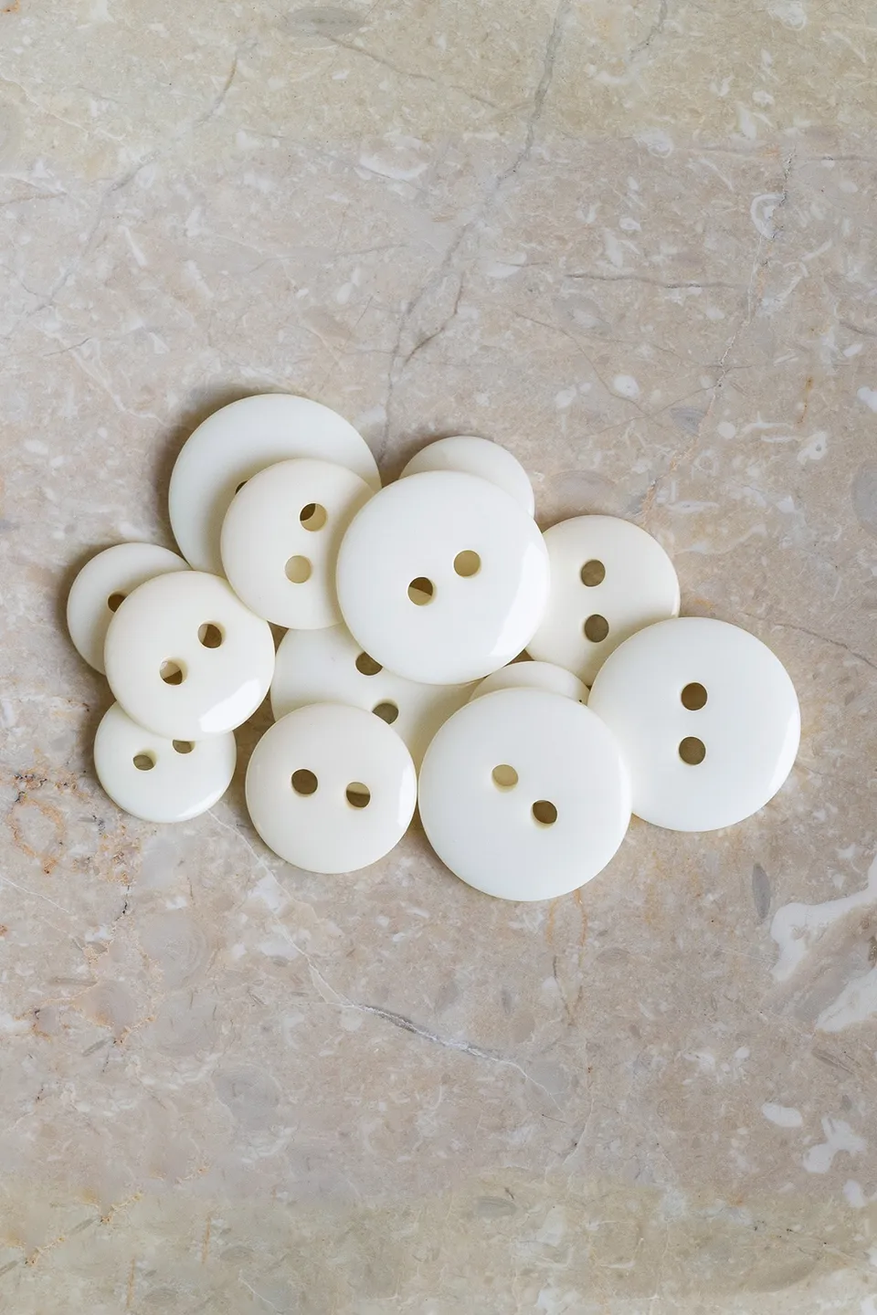 atelier-brunette-boutons-classic-shine-off-white-polyester-brillant image 1