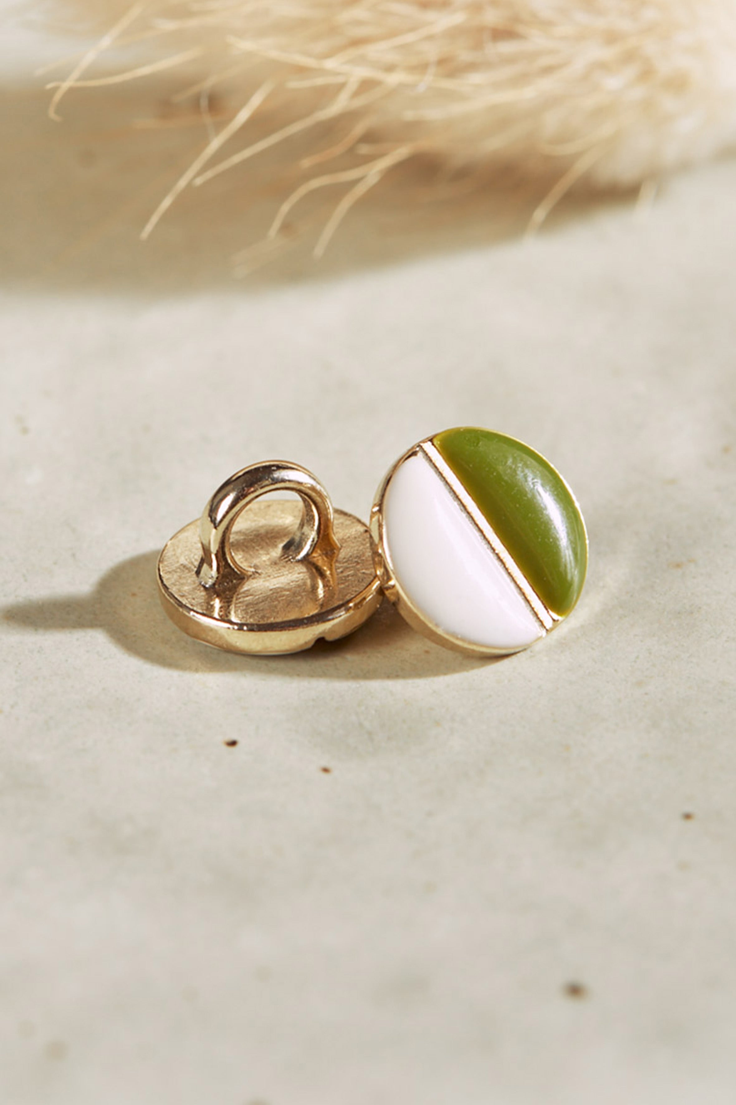 atelier-brunette-boutons-wink-off-white-matcha-leaf-fabriqu-s-en-france image 2