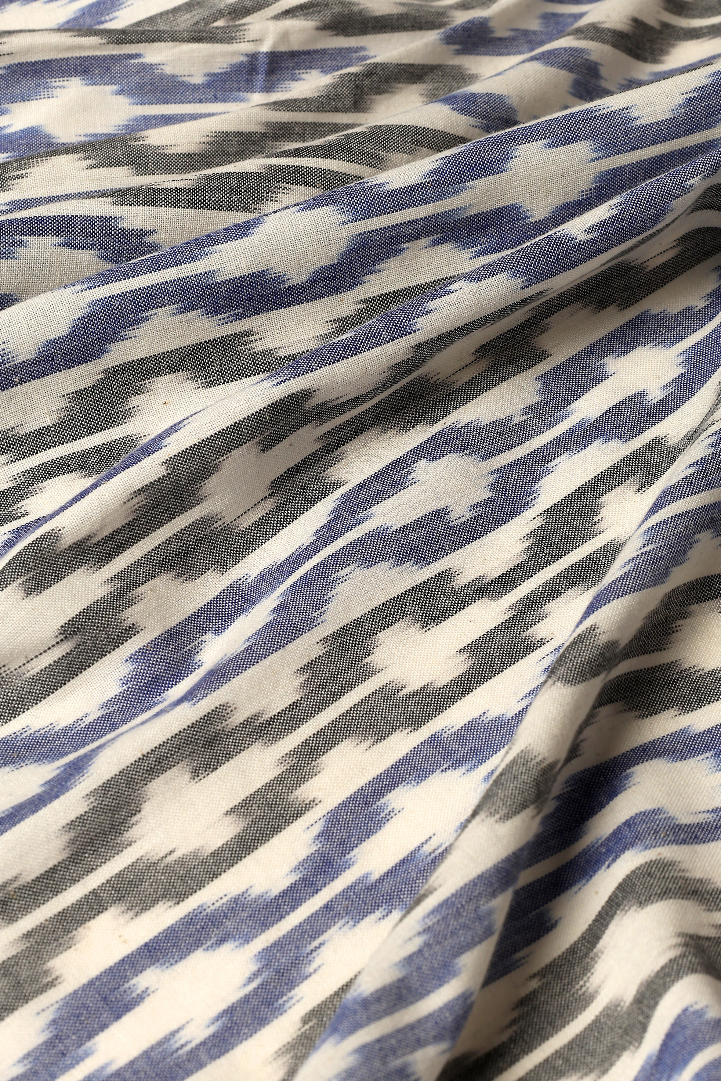 atelier-brunette-coupon-l-ikat-004-tissu-s-rie-limit-e image 1