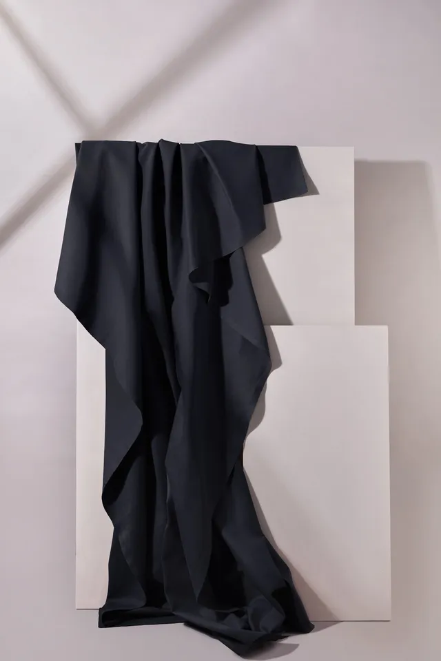 atelier-brunette-tissu-gabardine-de-coton-black-coupon-10-cm-x-150-cm image 1