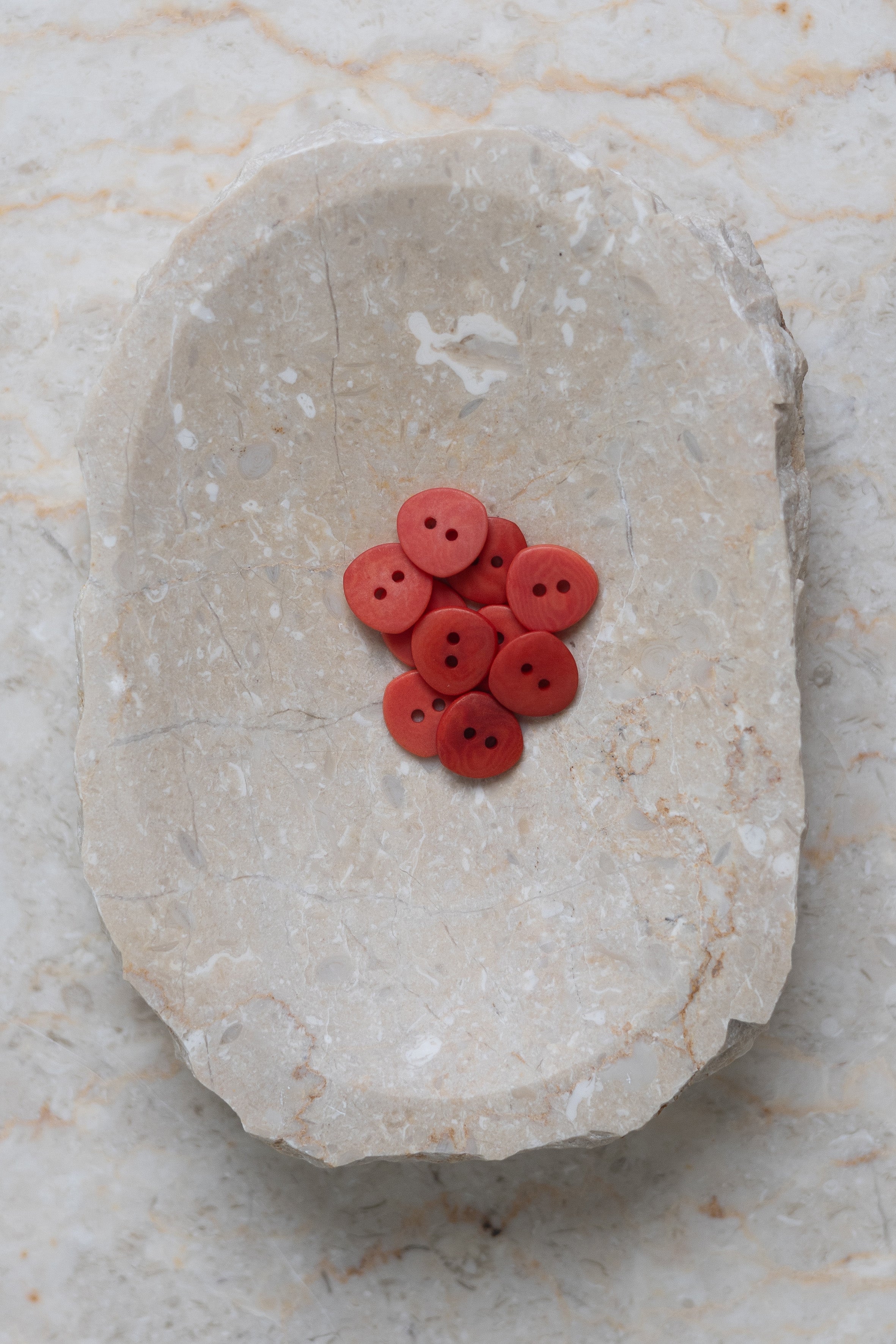 atelier-brunette-boutons-jaipur-poppy-tangerine-boutons-corozo image 2