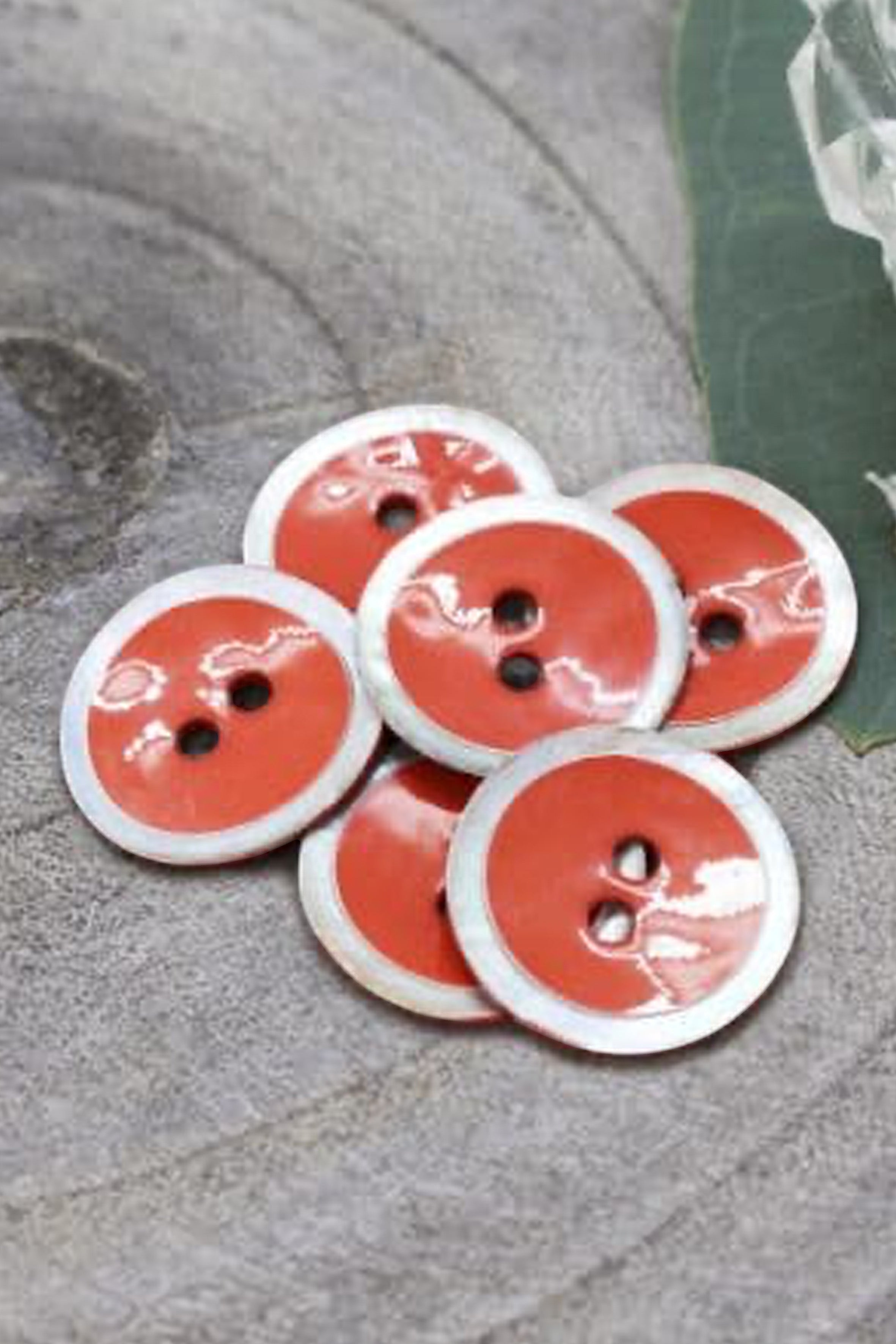 atelier-brunette-boutons-halo-poppy-tangerine-x10-boutons-couture image 2
