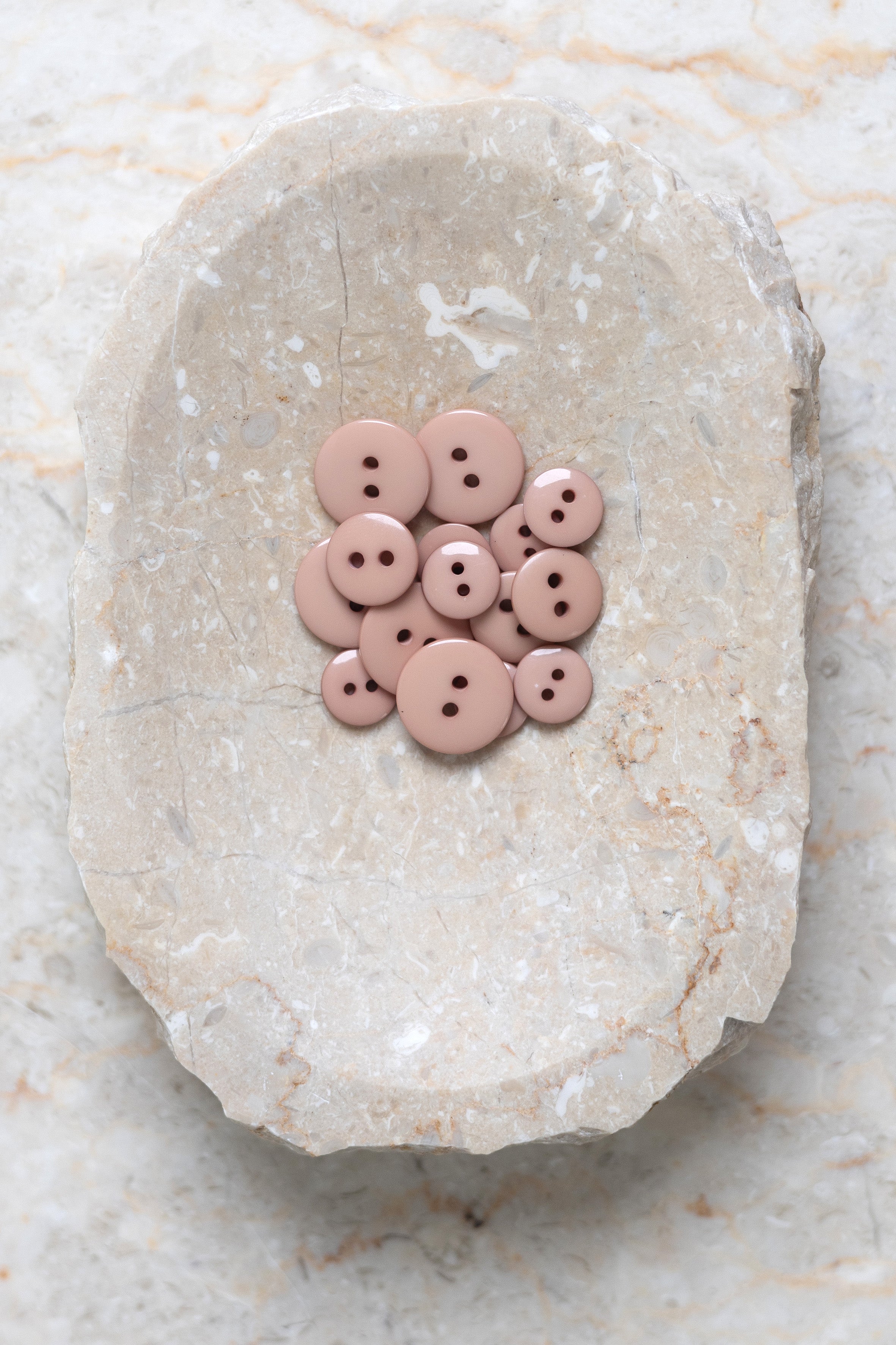 atelier-brunette-boutons-classic-shine-maple-sandy-sand-mercerie image 3