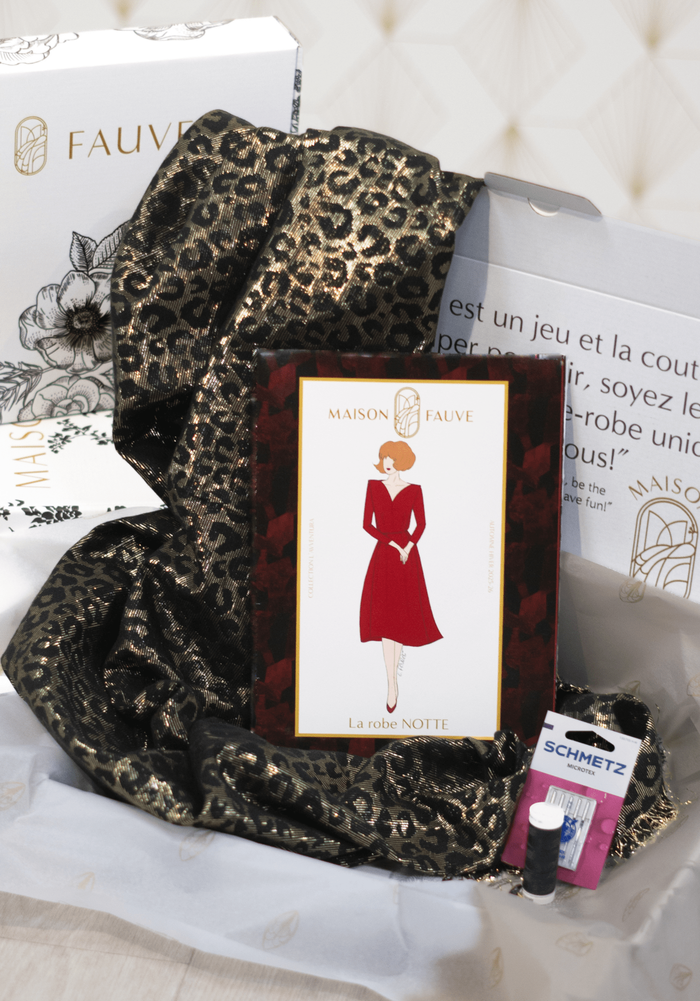 maison-fauve-notte-box-couture-robe-de-f-te-d-collet-c-ur image 1