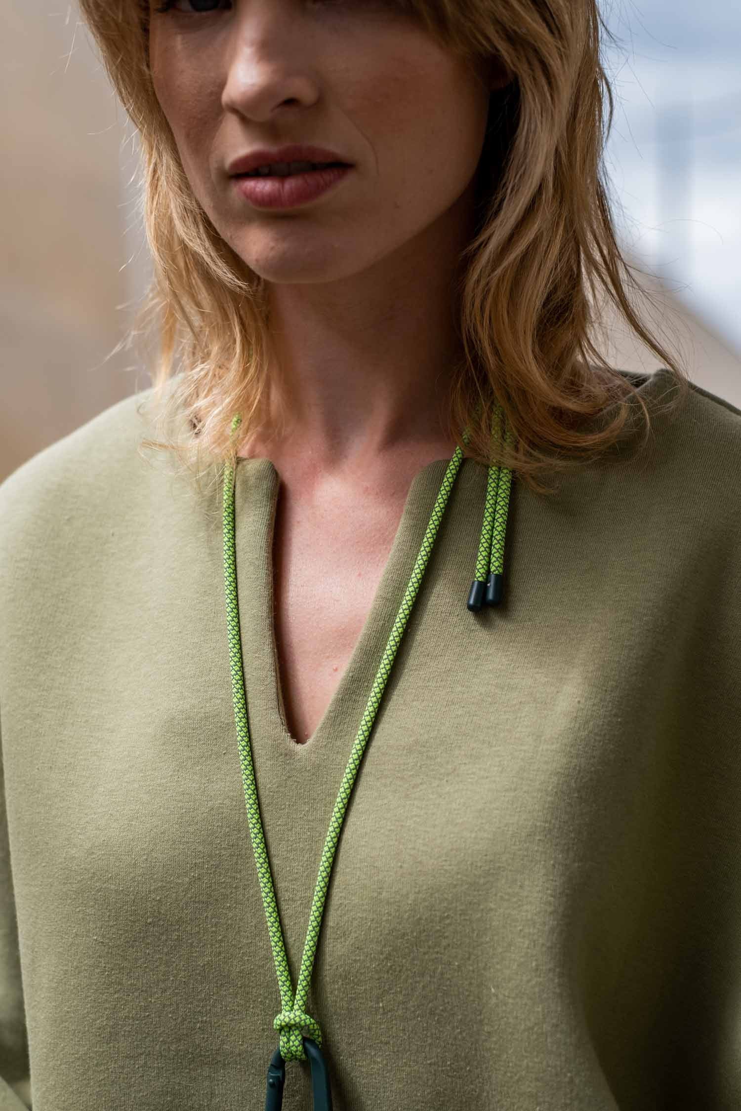 fibre-mood-elaine-pull-patron-de-couture-femme-col-v image 3
