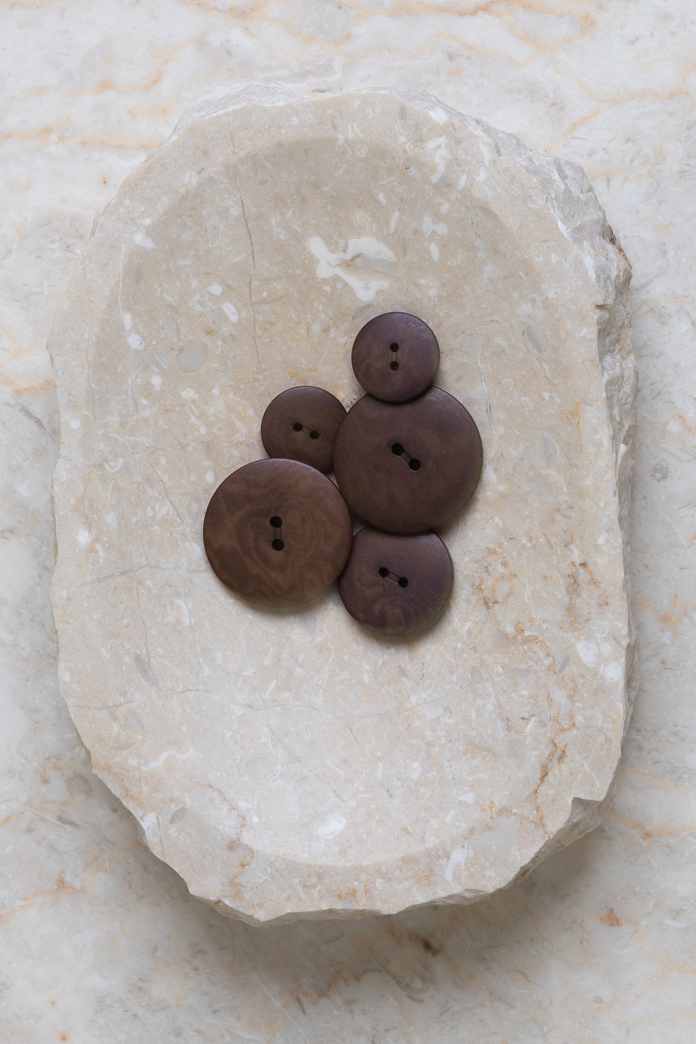 atelier-brunette-boutons-palm-oat-chocolate-en-corozo image 3