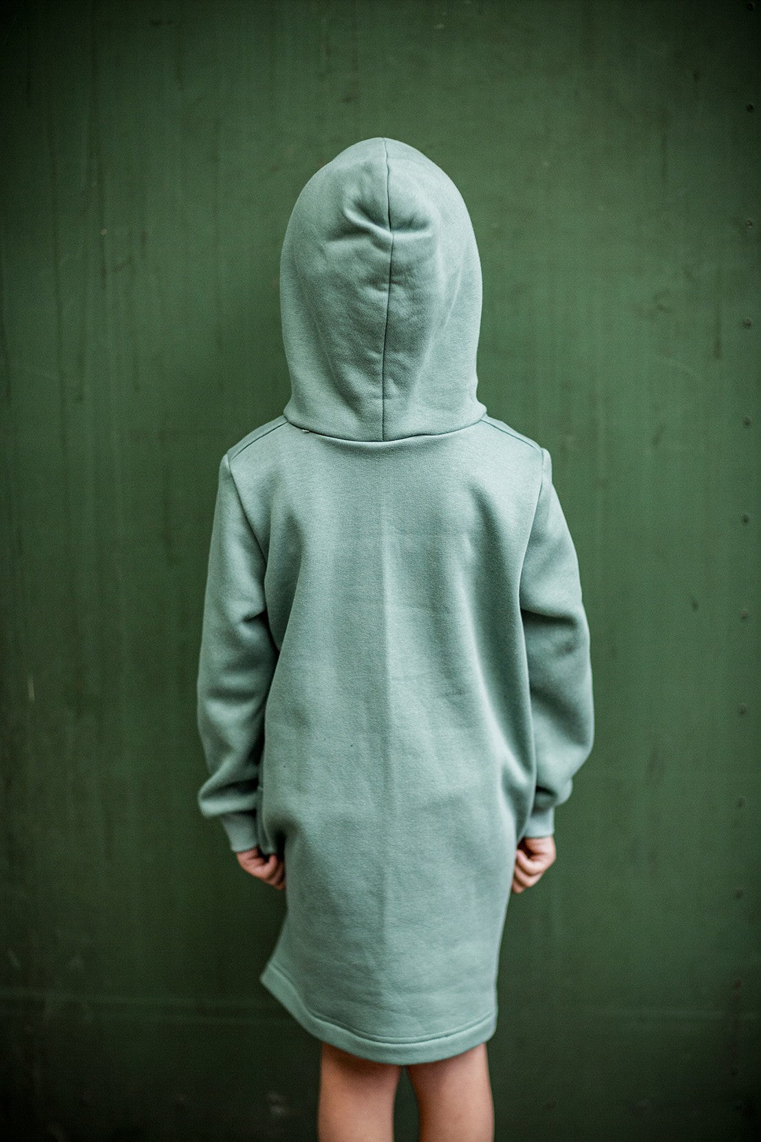 fibre-mood-becky-robe-patron-de-couture-enfant-2-14-ans-robe-sweat-capuche image 4