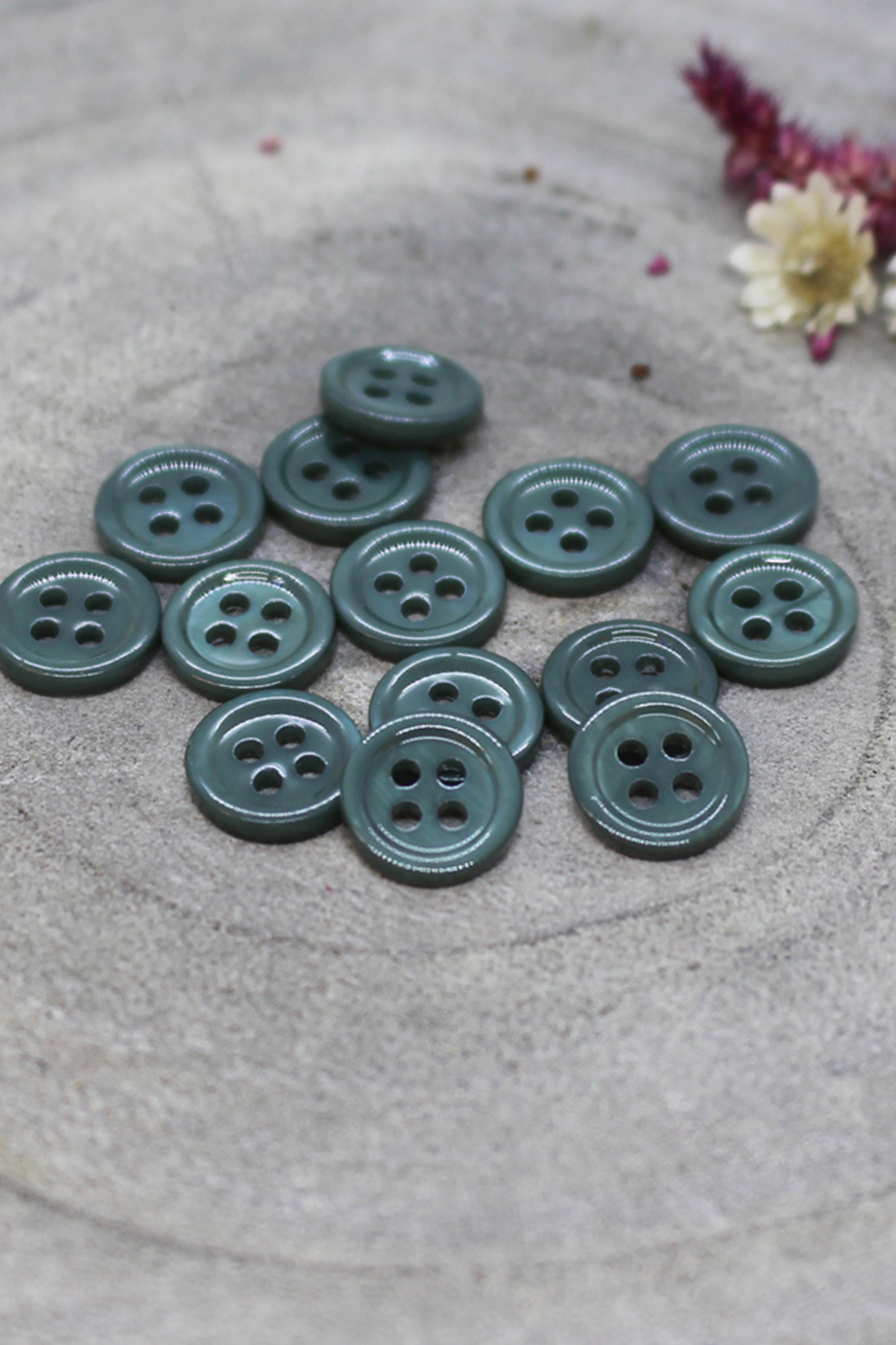 atelier-brunette-boutons-bliss-cedar-x10-boutons-nacre-vernis image 1
