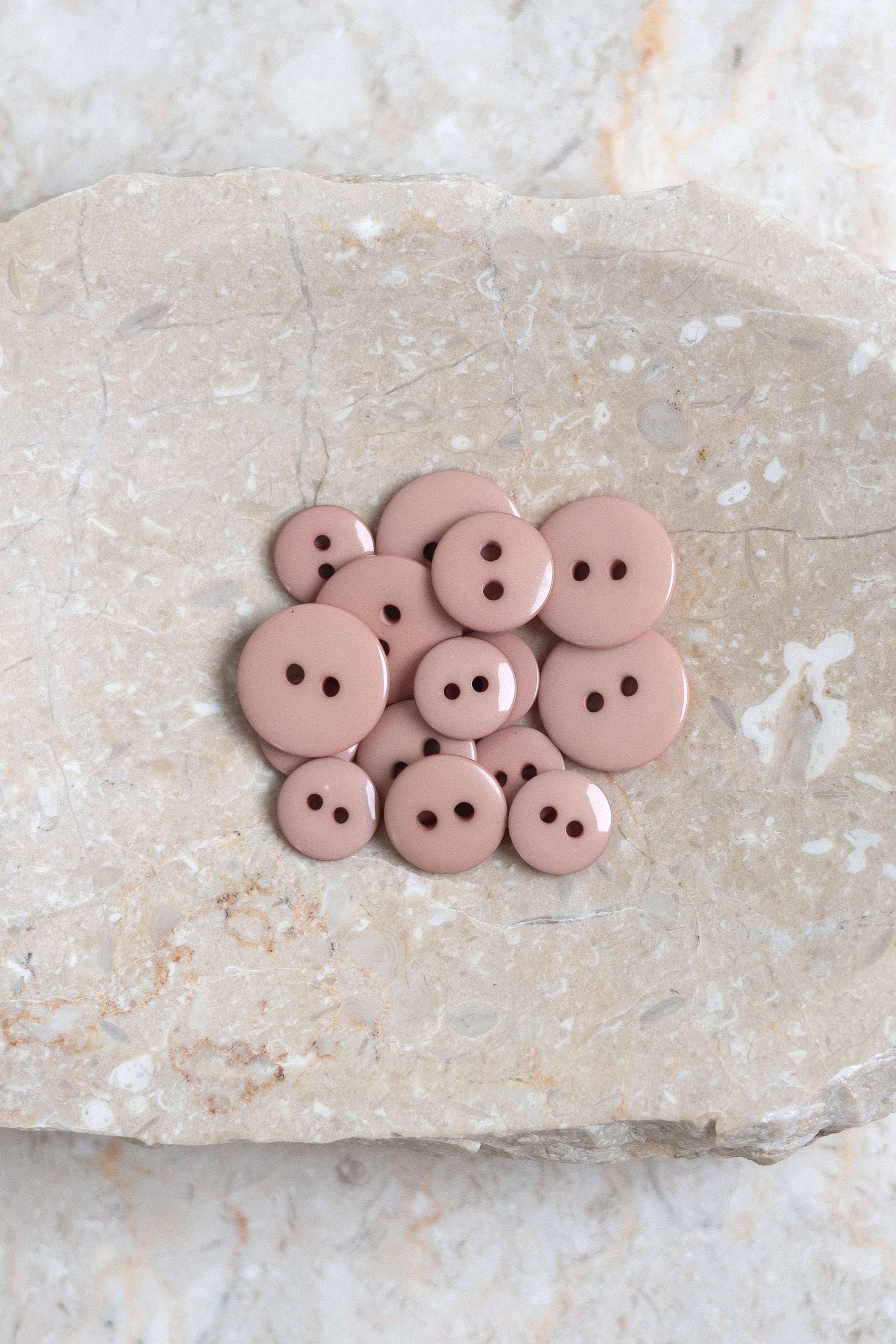 atelier-brunette-boutons-classic-shine-maple-sandy-sand-mercerie image 2