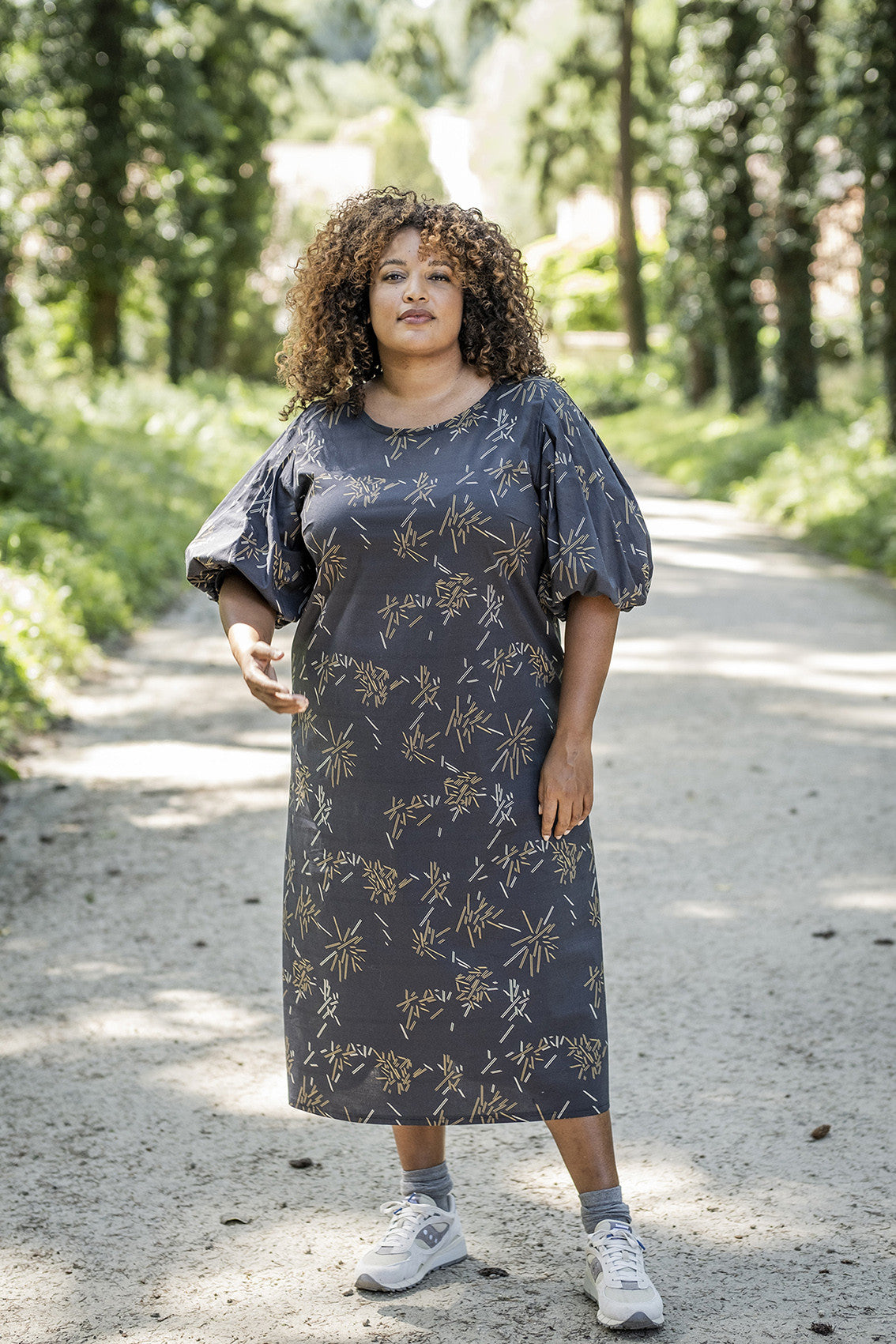fibre-mood-doris-robe-patron-de-couture-robe-droite-manches-ballon-doubles image 6