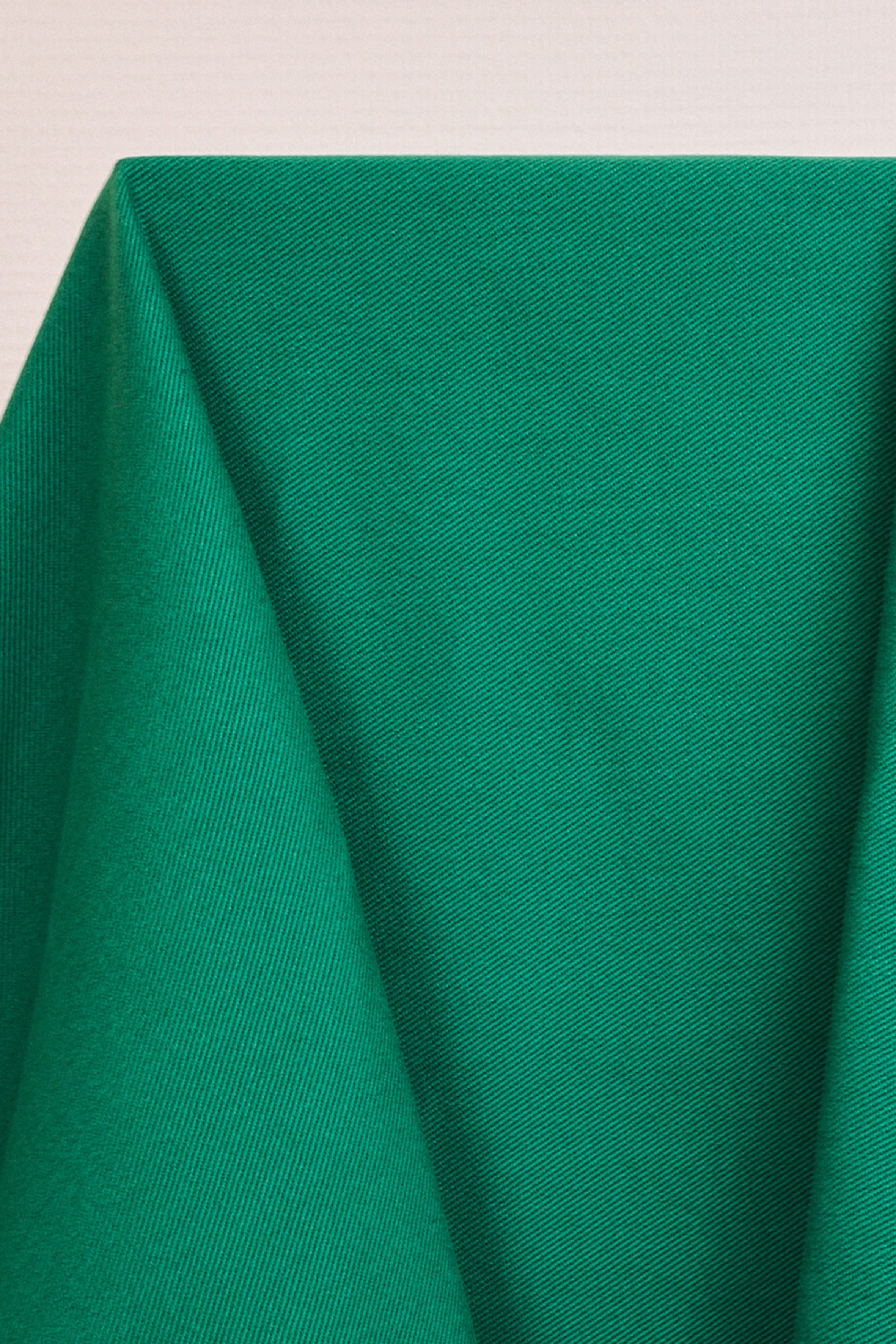 atelier-brunette-tissu-gabardine-juicy-green-100-coton image 1